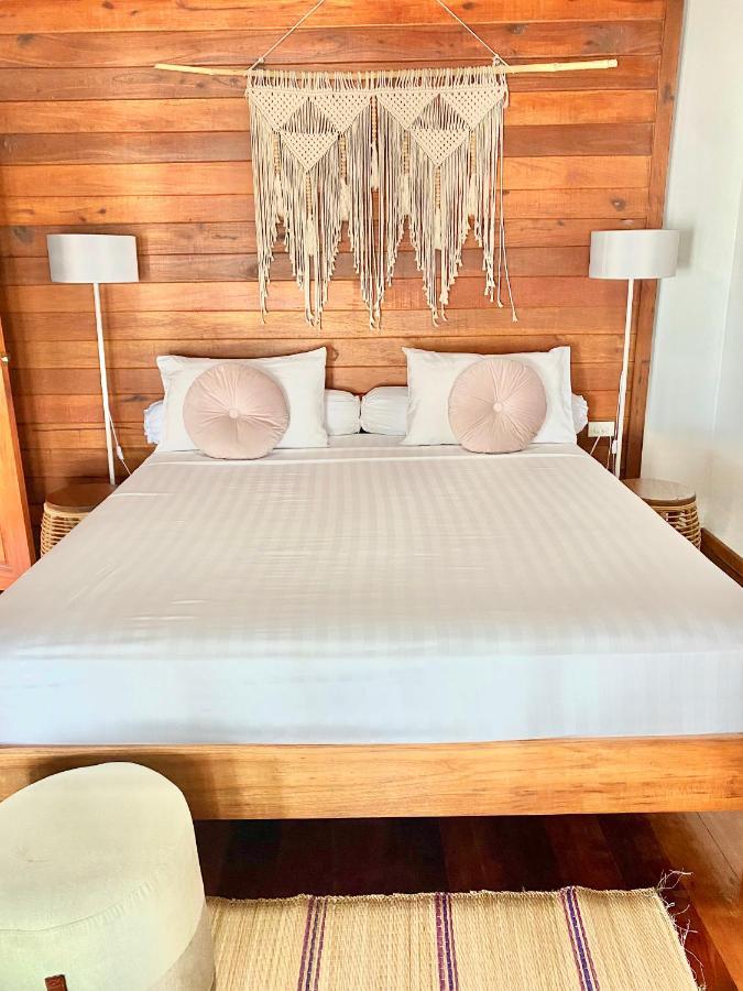 Hin Kong Sunset Front House Holiday home Srithanu