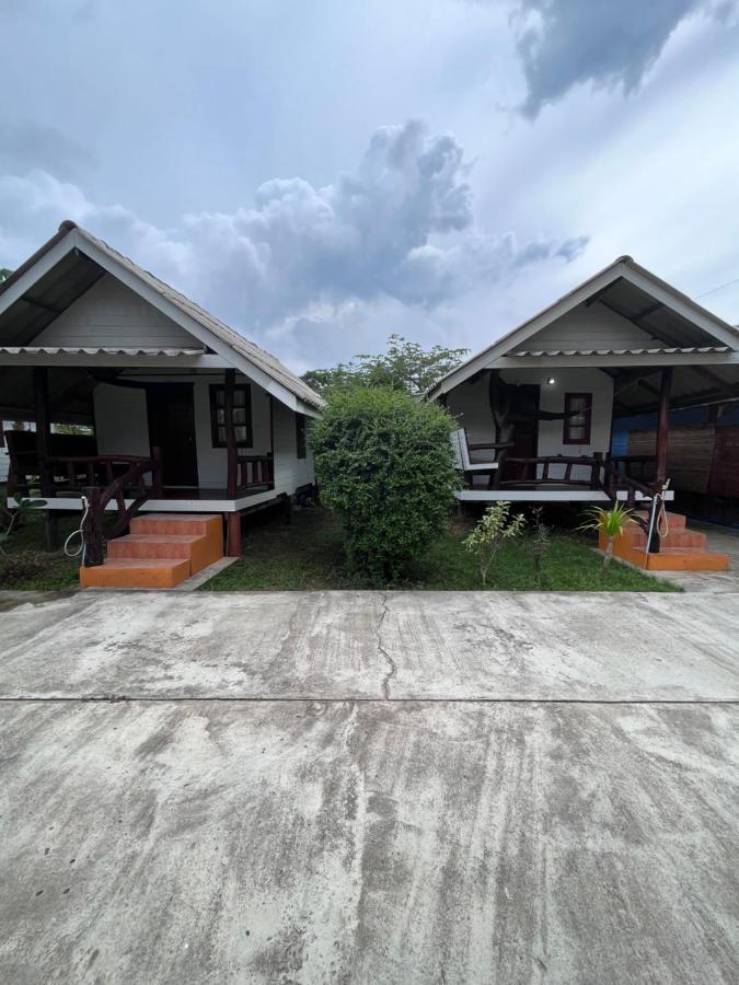 Pyramid Bungalow Campsite