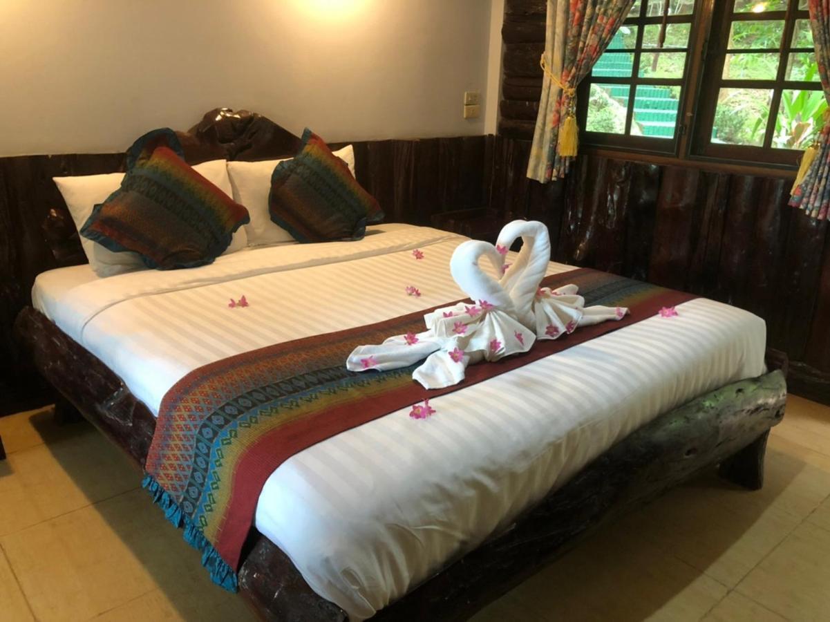 Resort Saiyok River House Sai Yok