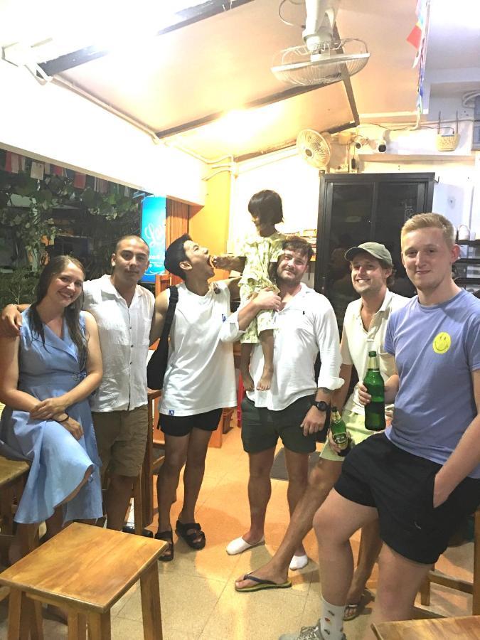 Voyagers * Phi Phi Don