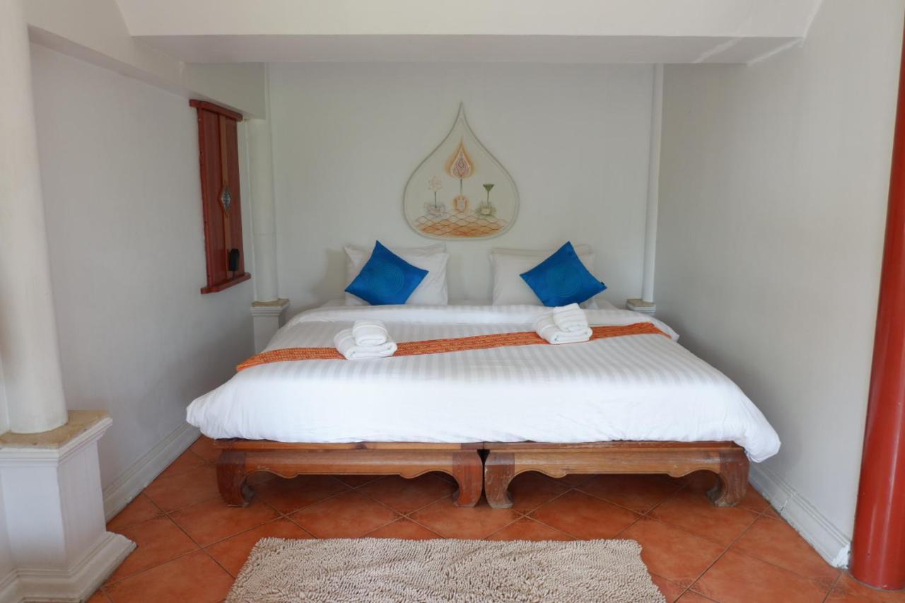 Ayutthaya Garden River Hotel 3*