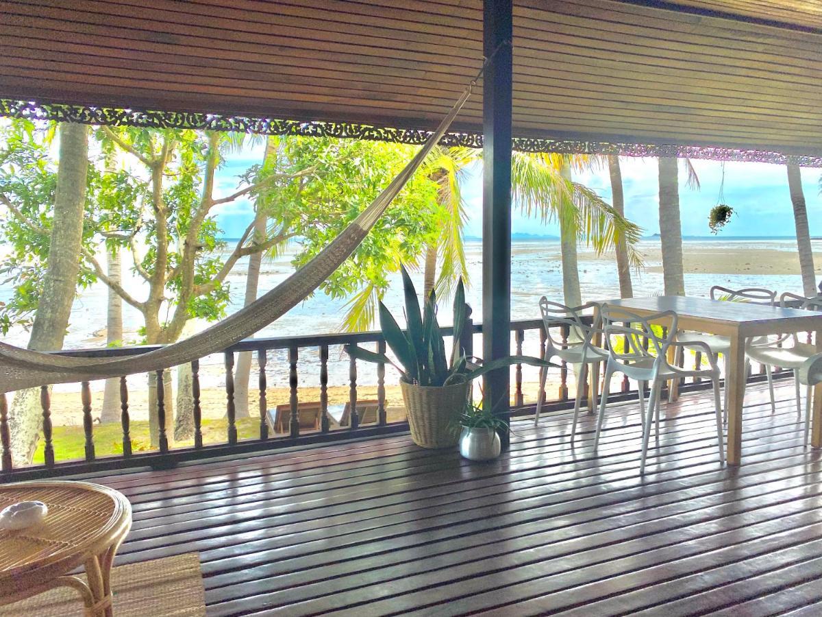 Hin Kong Sunset Front House *