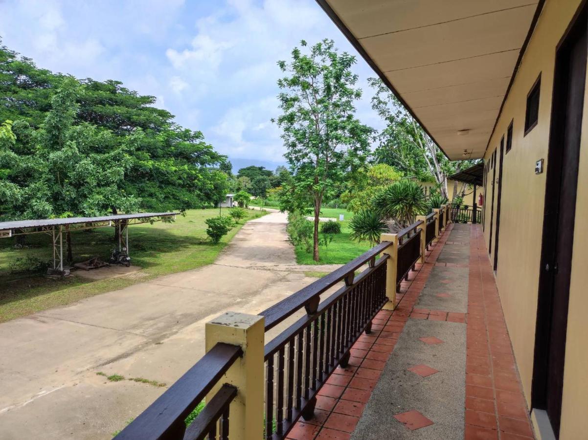 Nakakiri & Resort Hin Dat