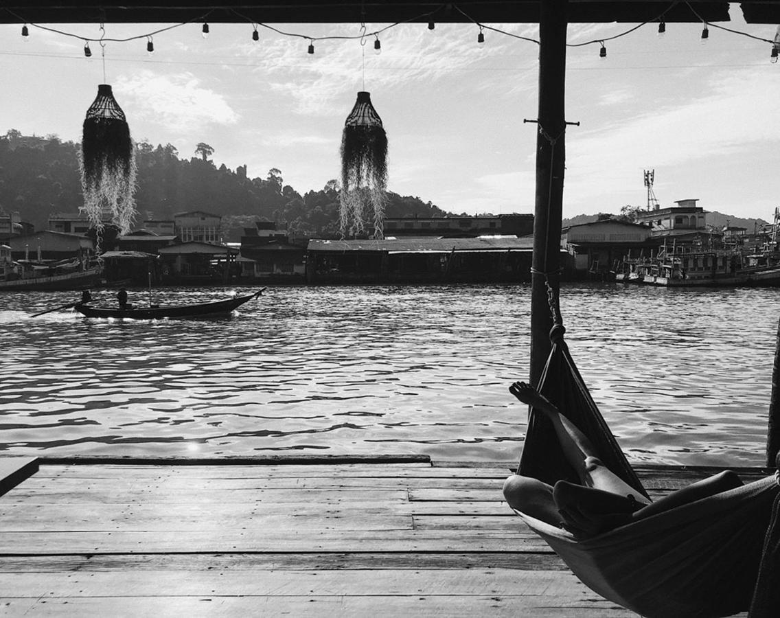 Rub Lom Chom Klong Chumphon