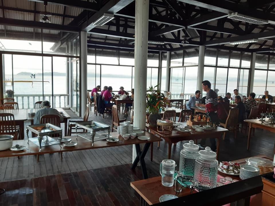 Jansom Hotel 3*