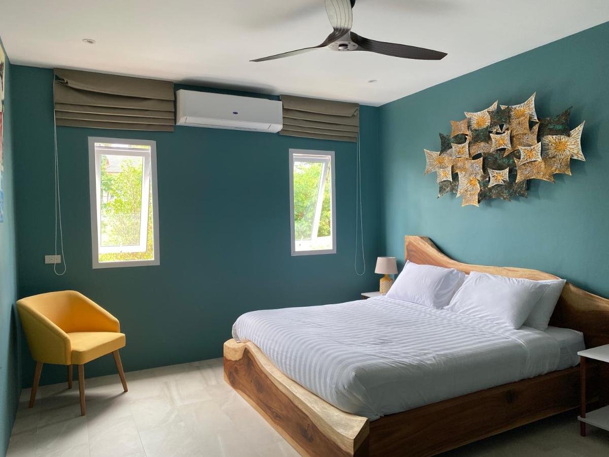 Le Petit Saint Tropez Resort Khanom