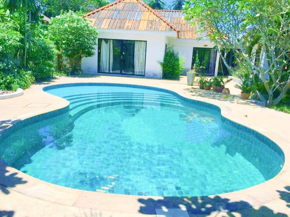 At Hotel Lamai Beach (Koh Samui)