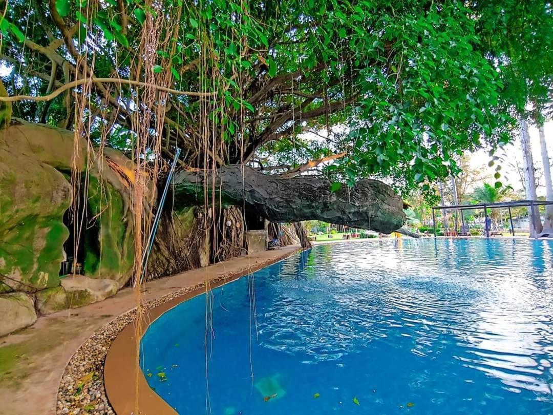 Blues River Resort Chao Lao Beach