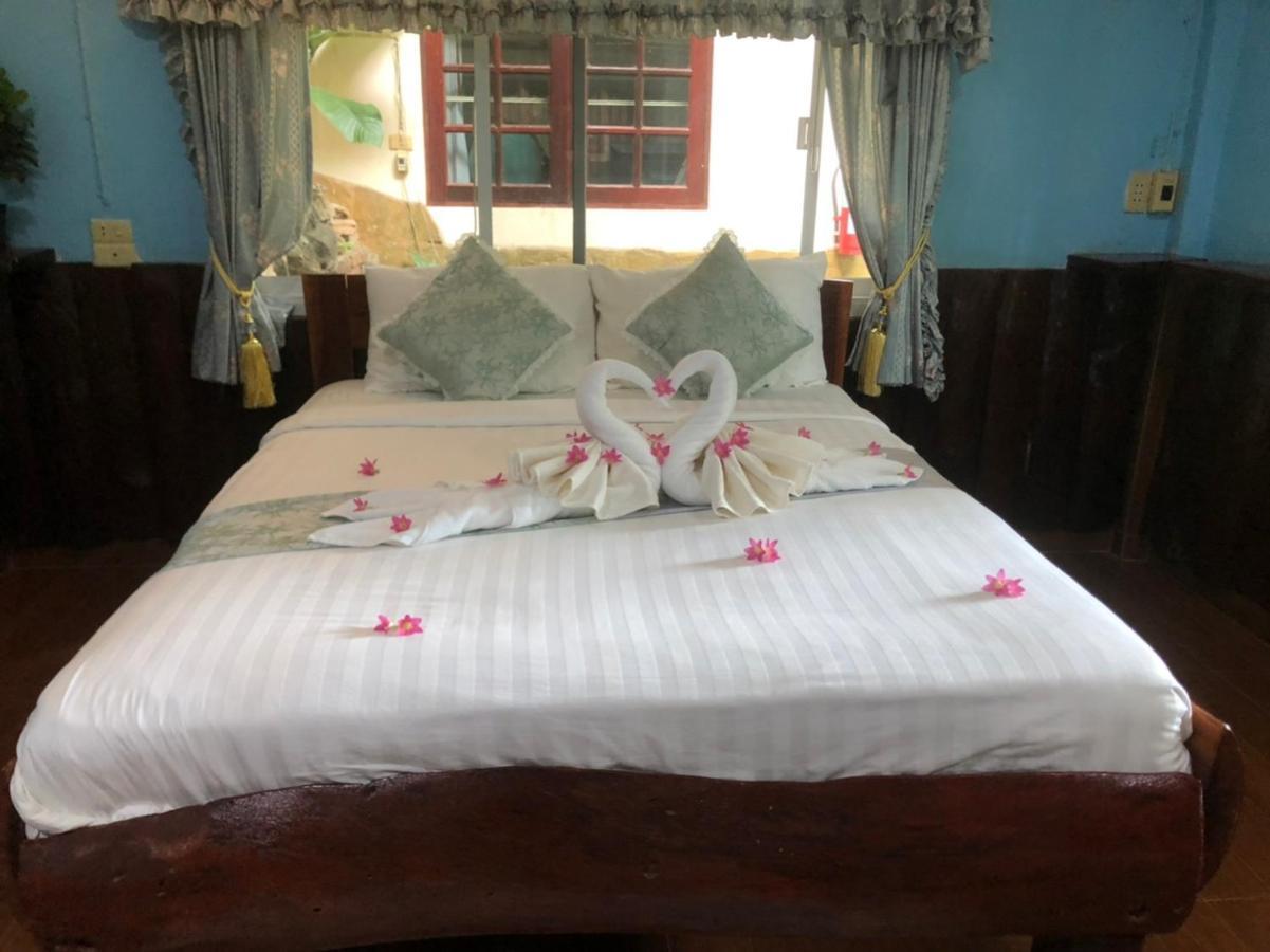 Resort Saiyok River House Sai Yok