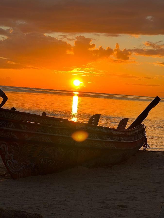 Castaway * Srithanu