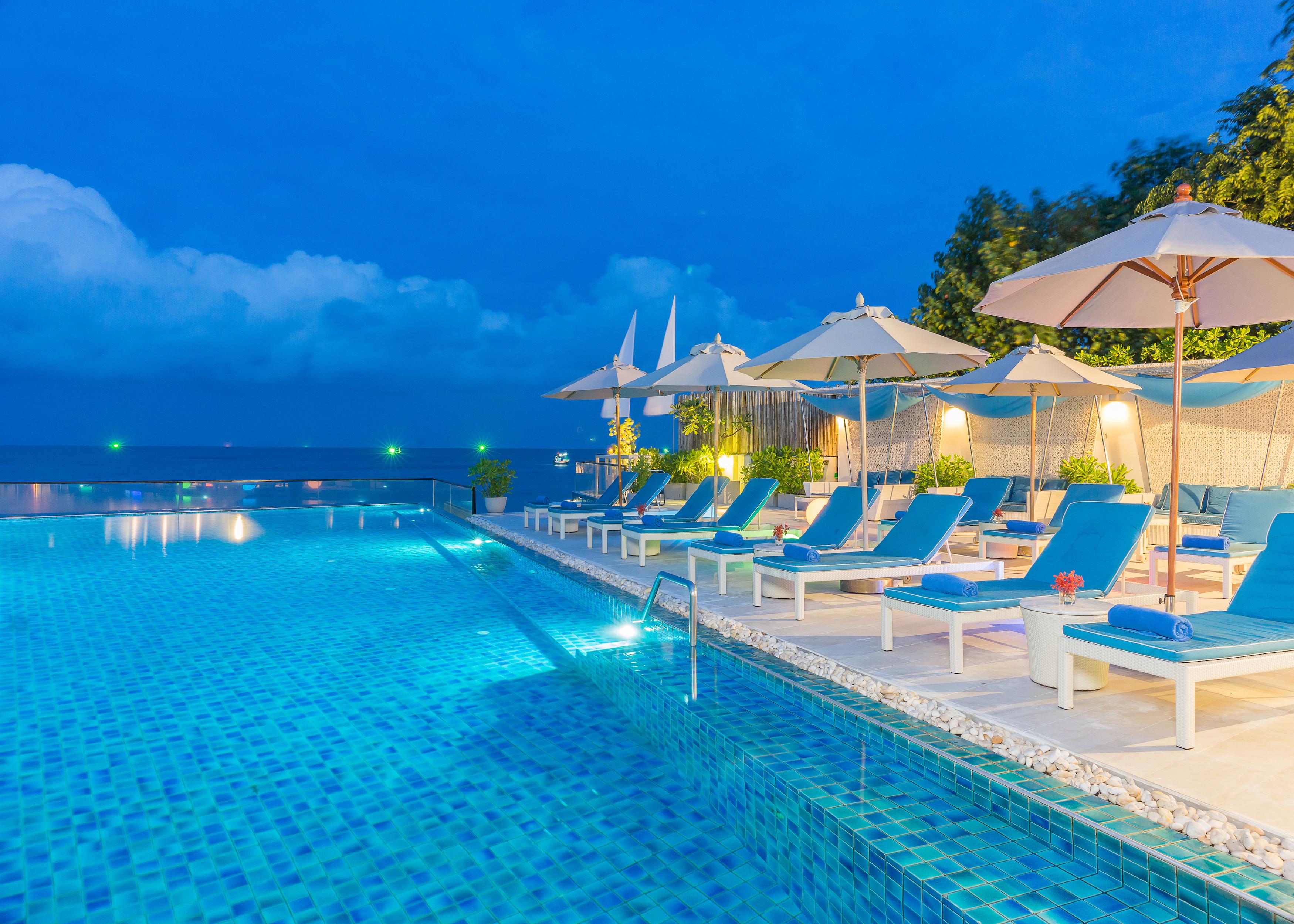 Resort The Rock Beachfront 4*