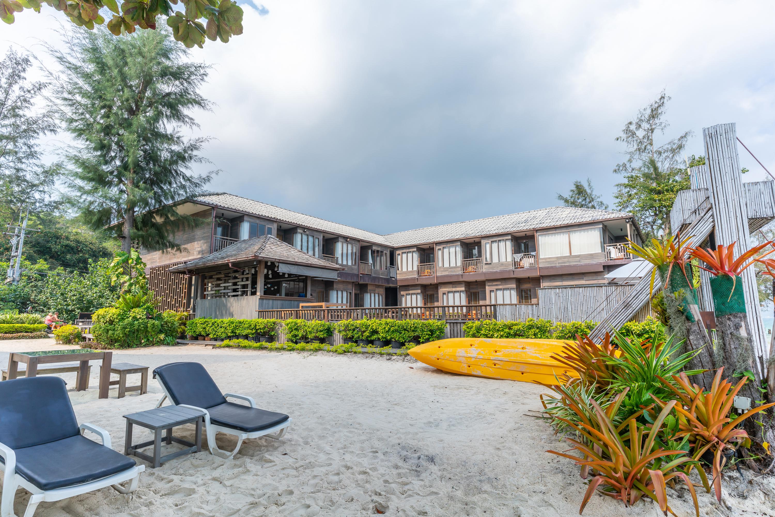 Baan Ploy Sea Resort 3*