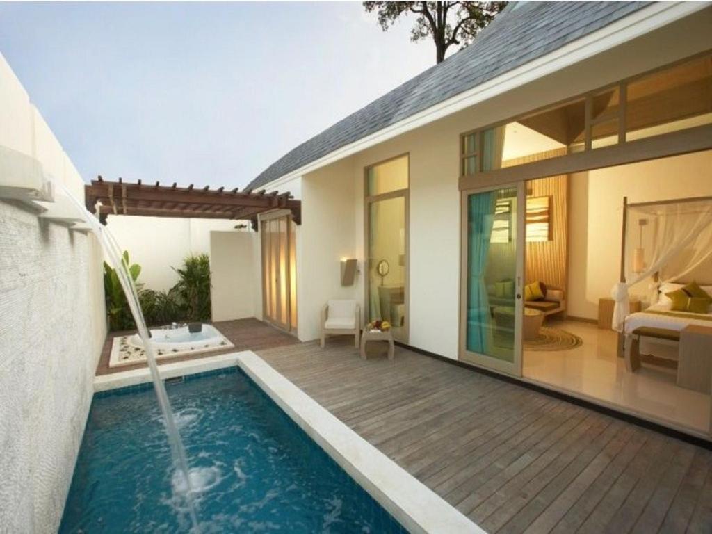 Mercure Hideaway Hotel 4*