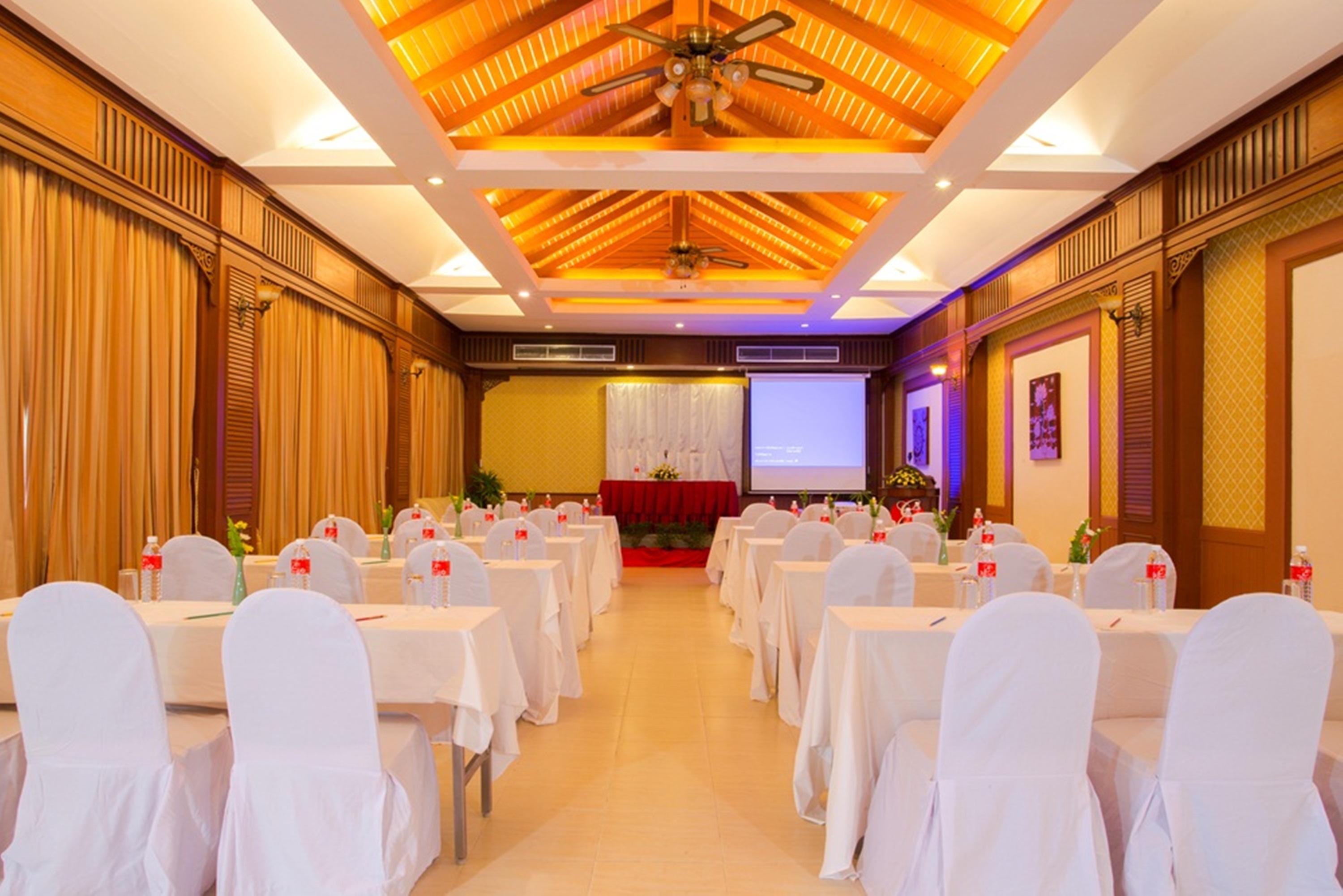 Eastiny & Hotel Nong Prue