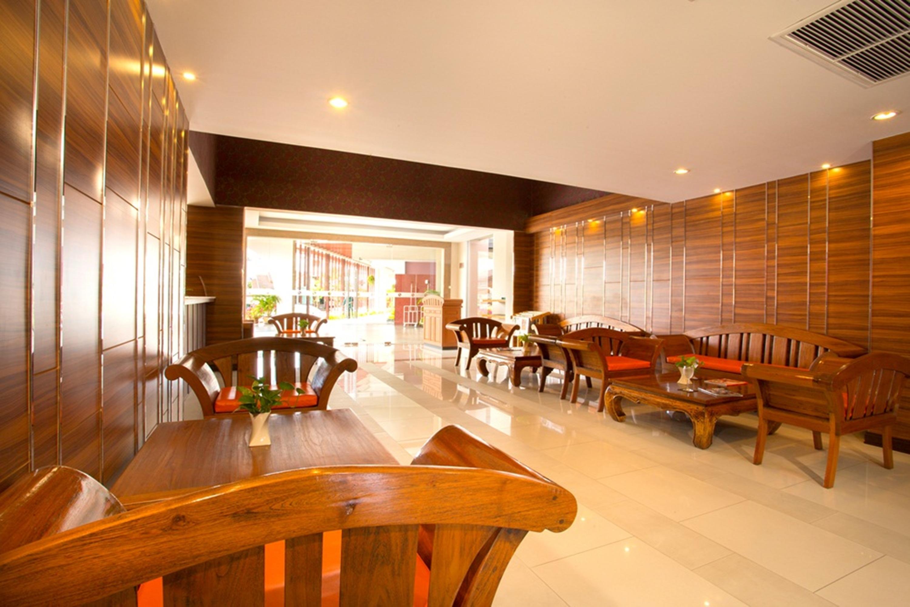 Hotel Eastiny & Nong Prue