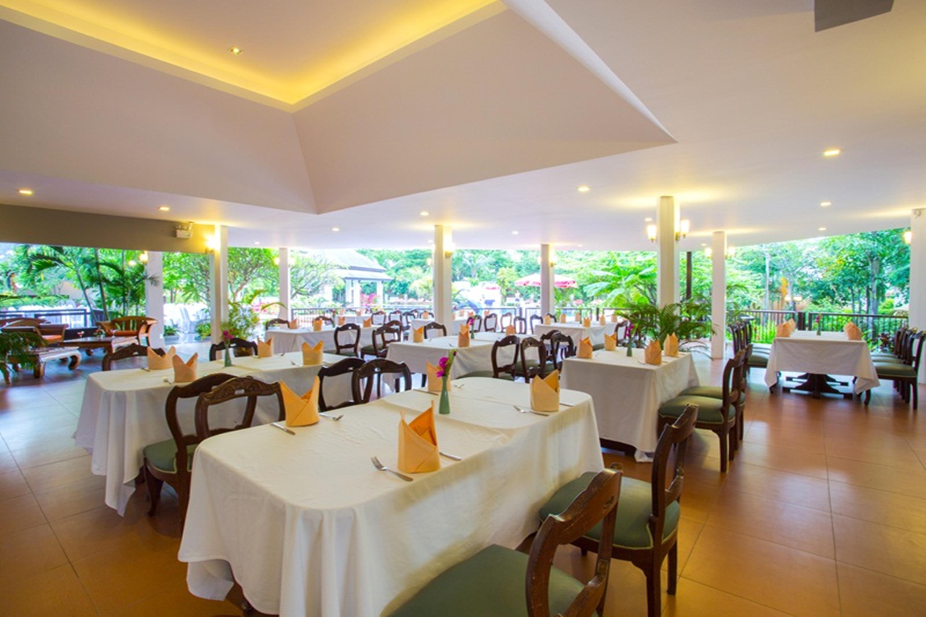 Eastiny & Hotel 4*