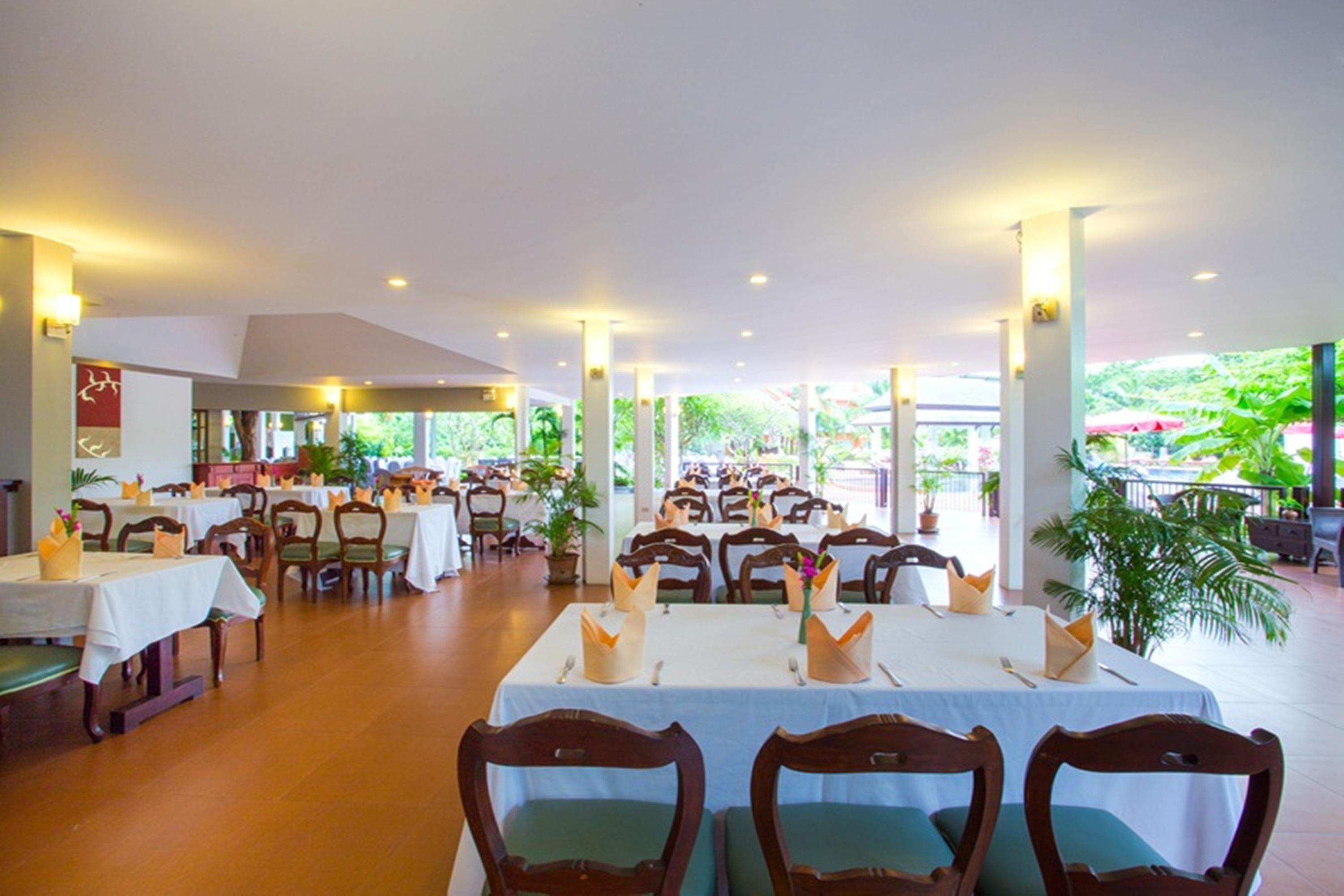 Eastiny & Hotel 4*