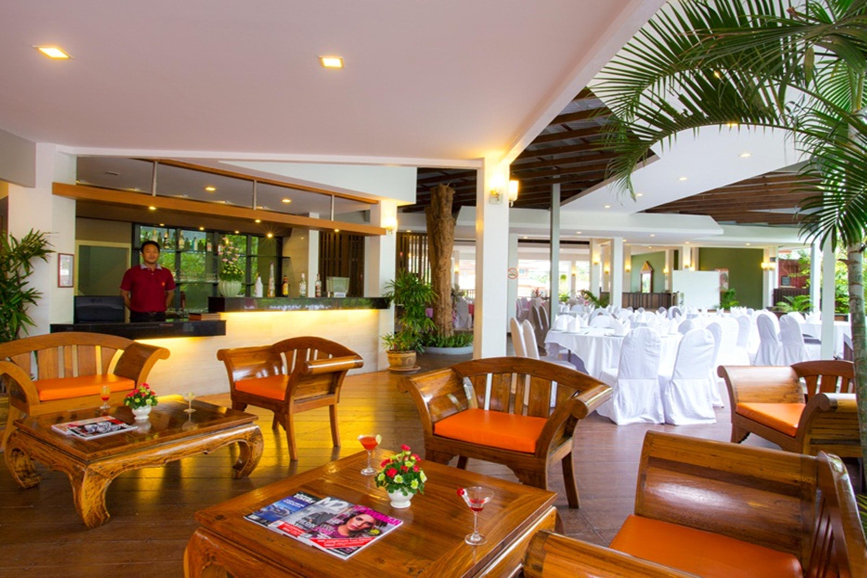 Hotel Eastiny & Nong Prue