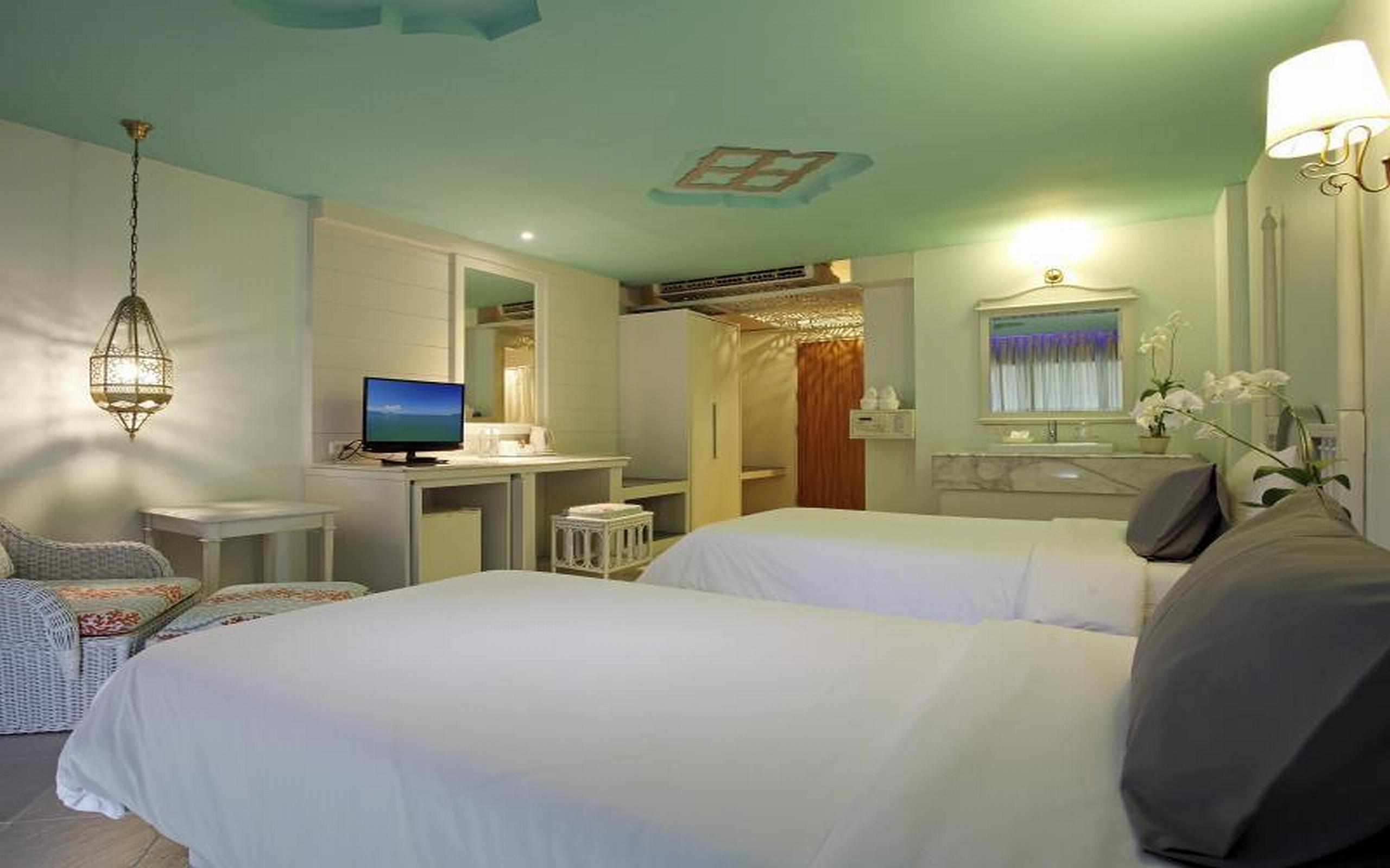 The Verandah - Sha Extra