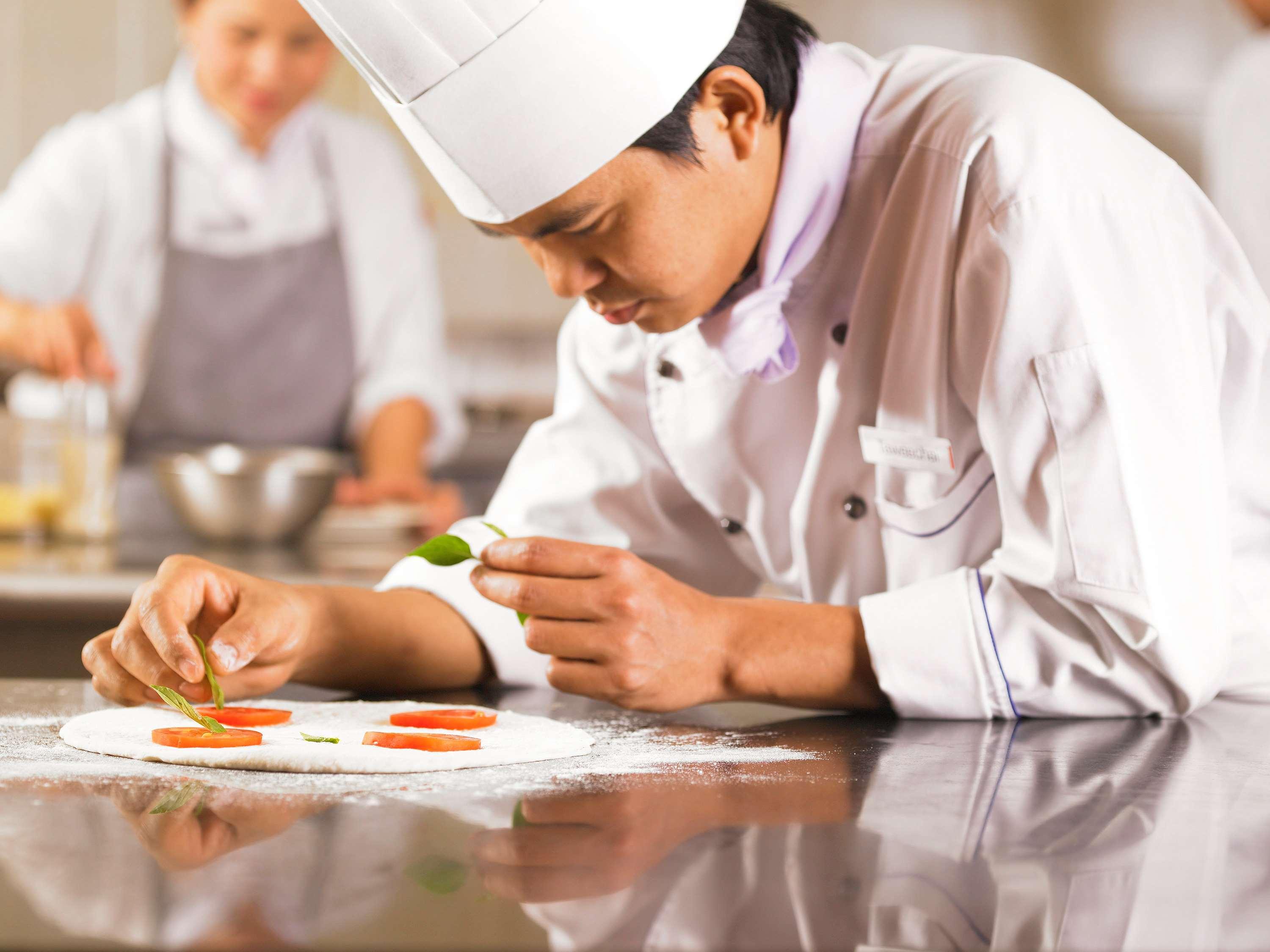 Pullman Raja Orchid Hotel 5*