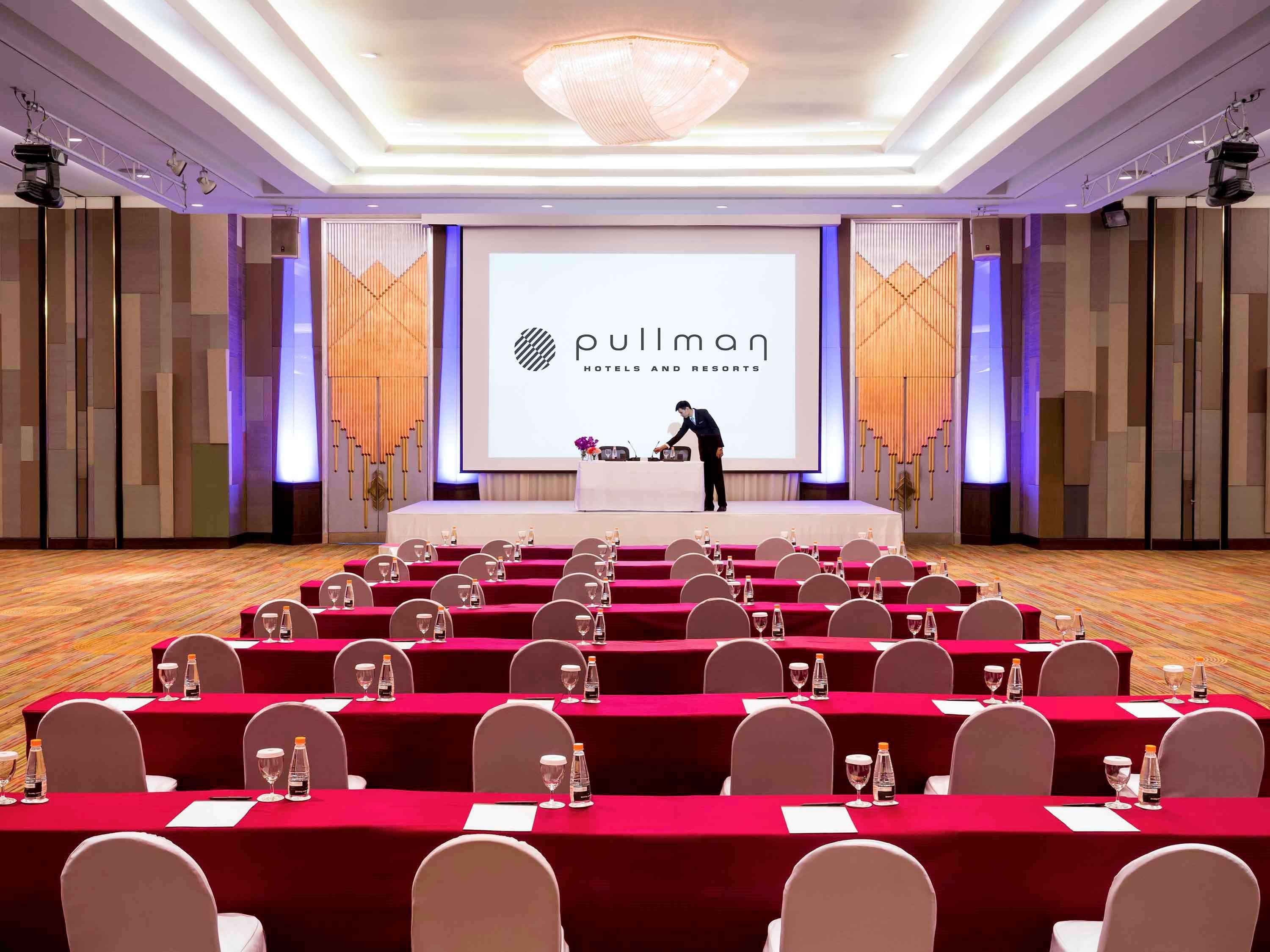 Pullman Raja Orchid Hotel 5*
