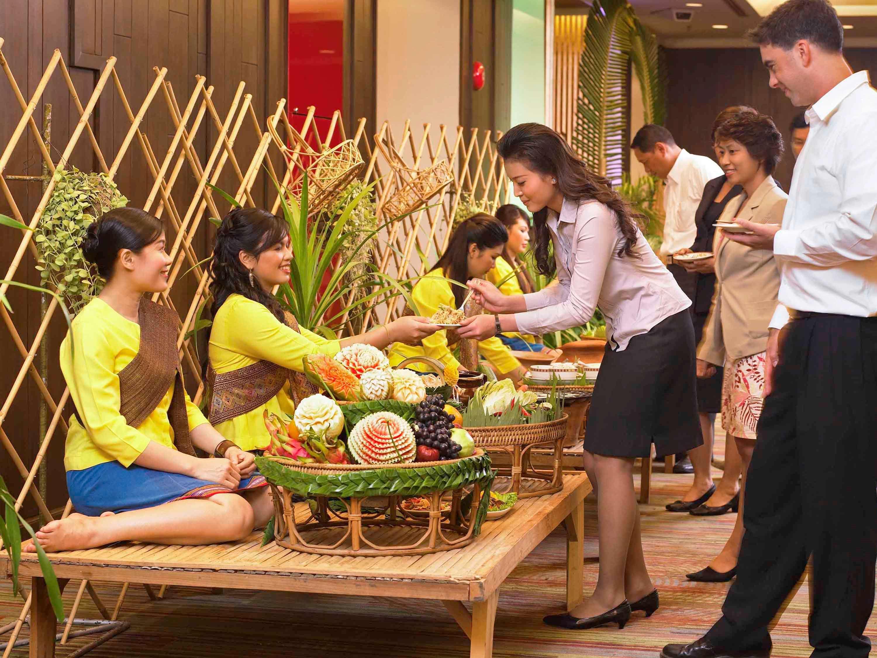 Pullman Raja Orchid 5*