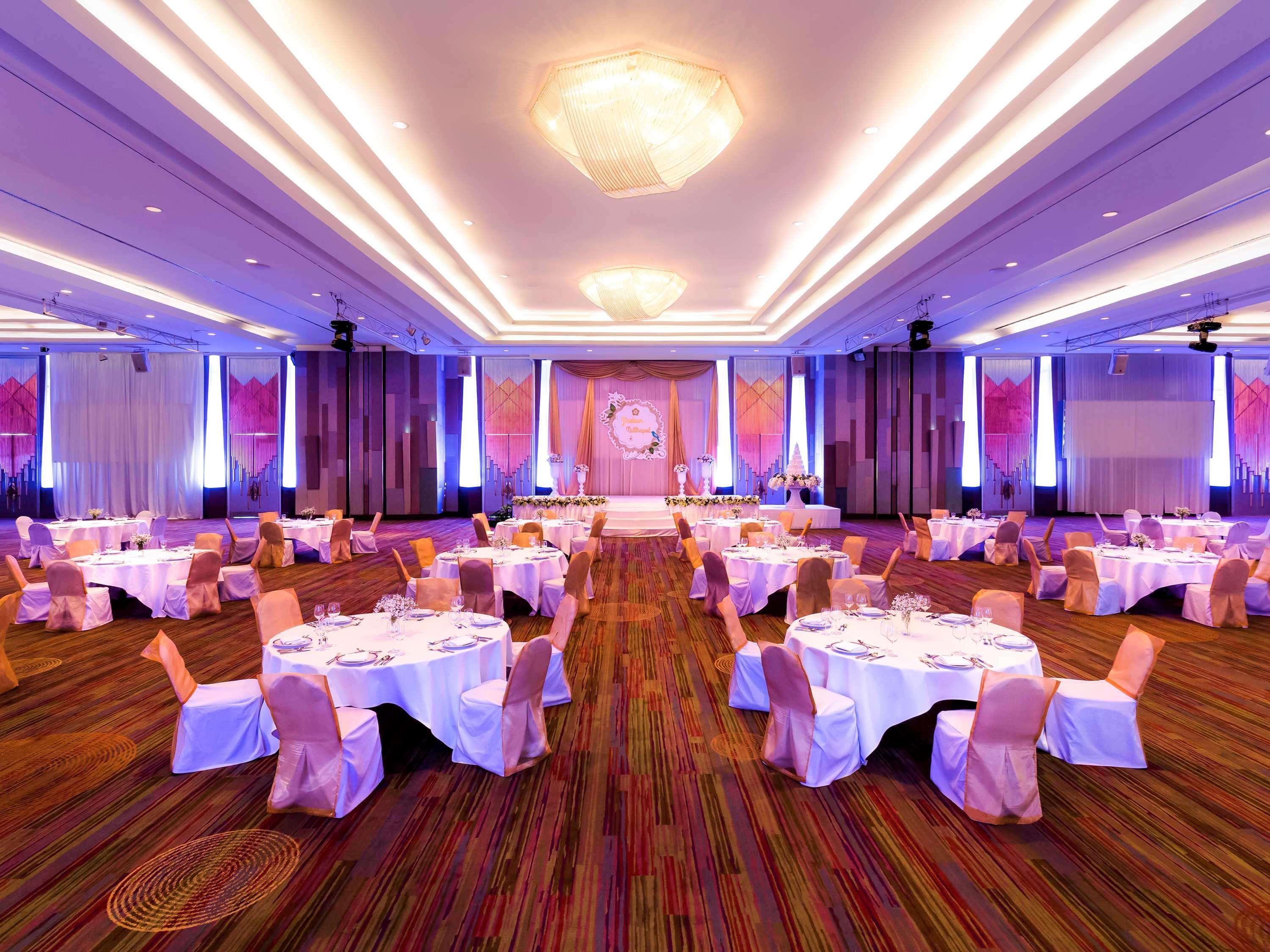 Pullman Raja Orchid Hotel
