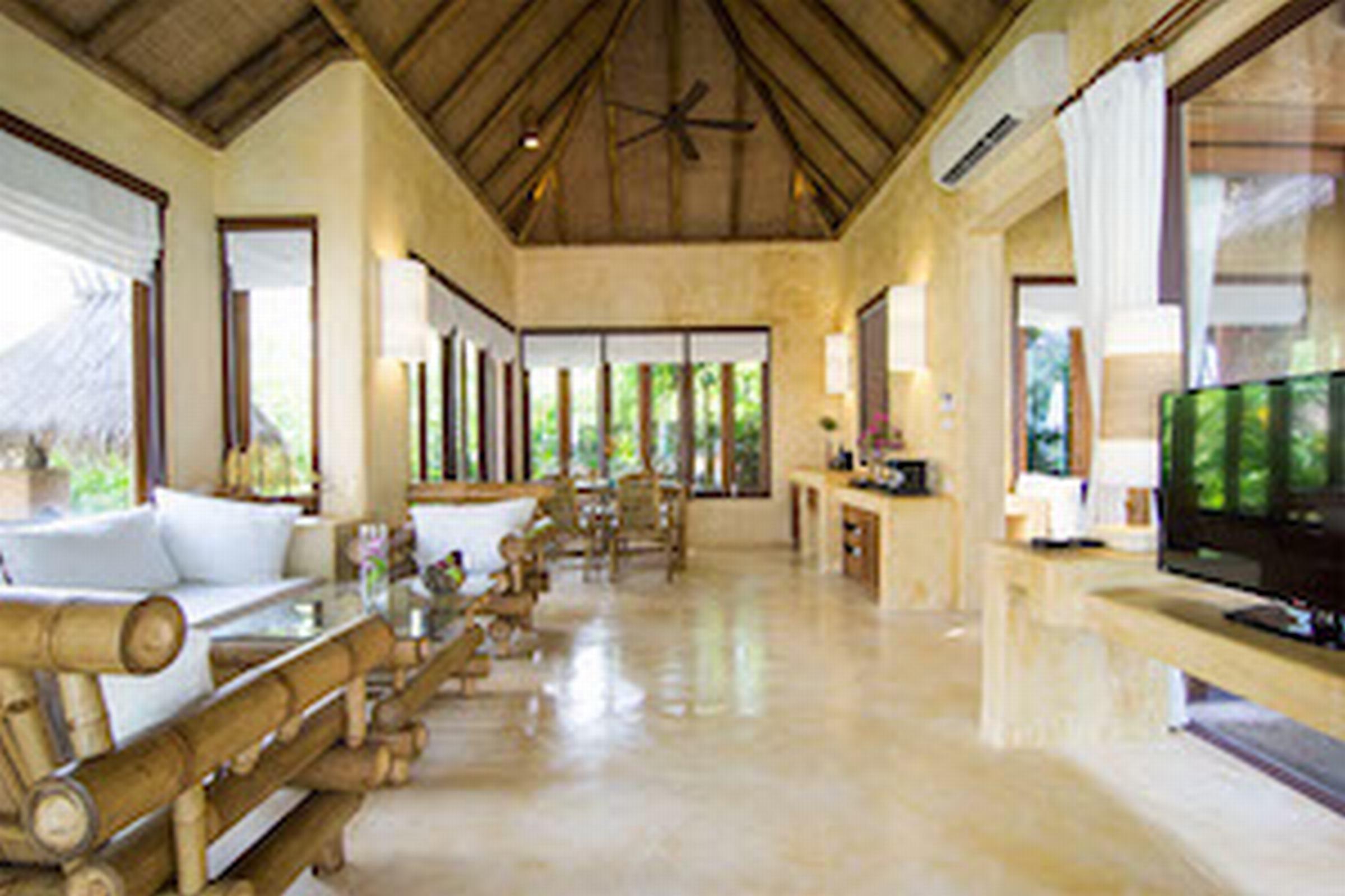 Resort High Season Pool & 5*