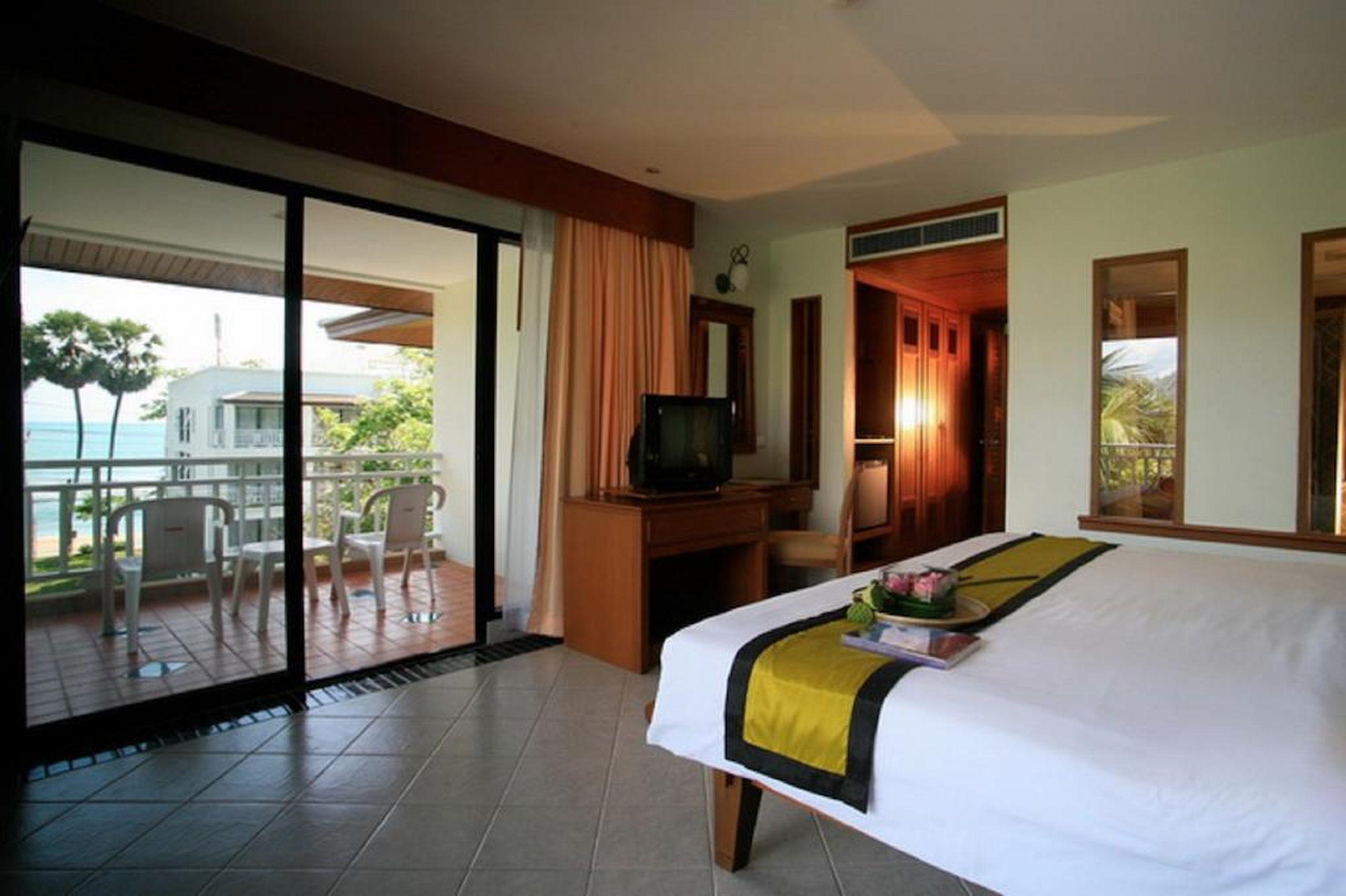 Sunset - Sha Extra Resort Phuket