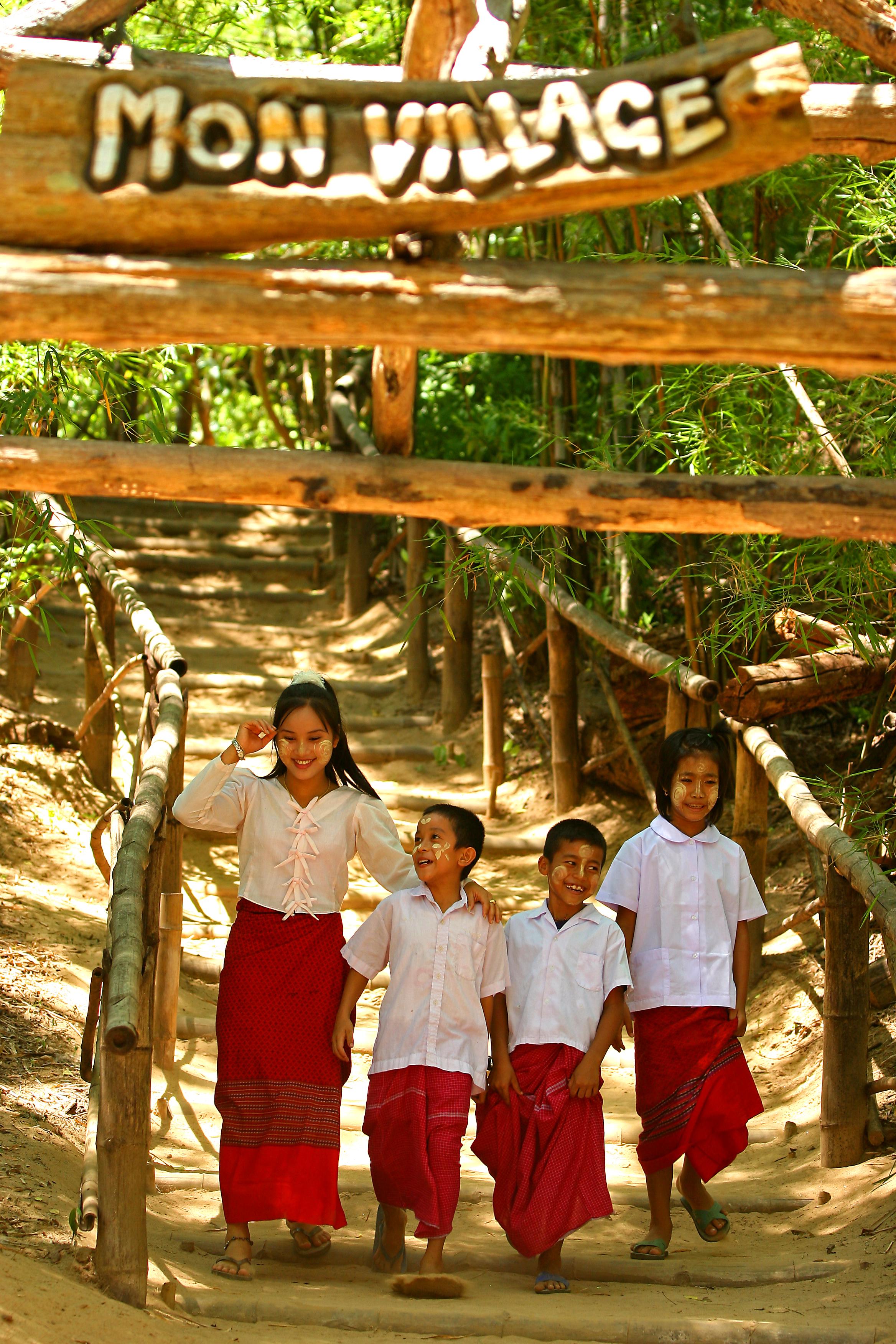 Hotel River Kwai Jungle Rafts