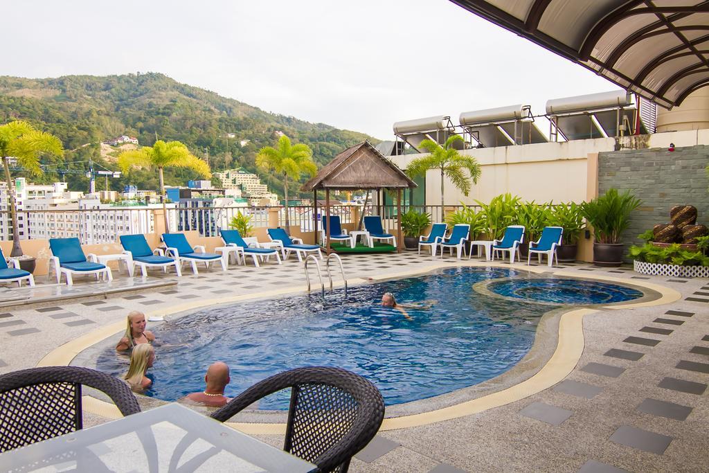 Patong Hemingway's 3*