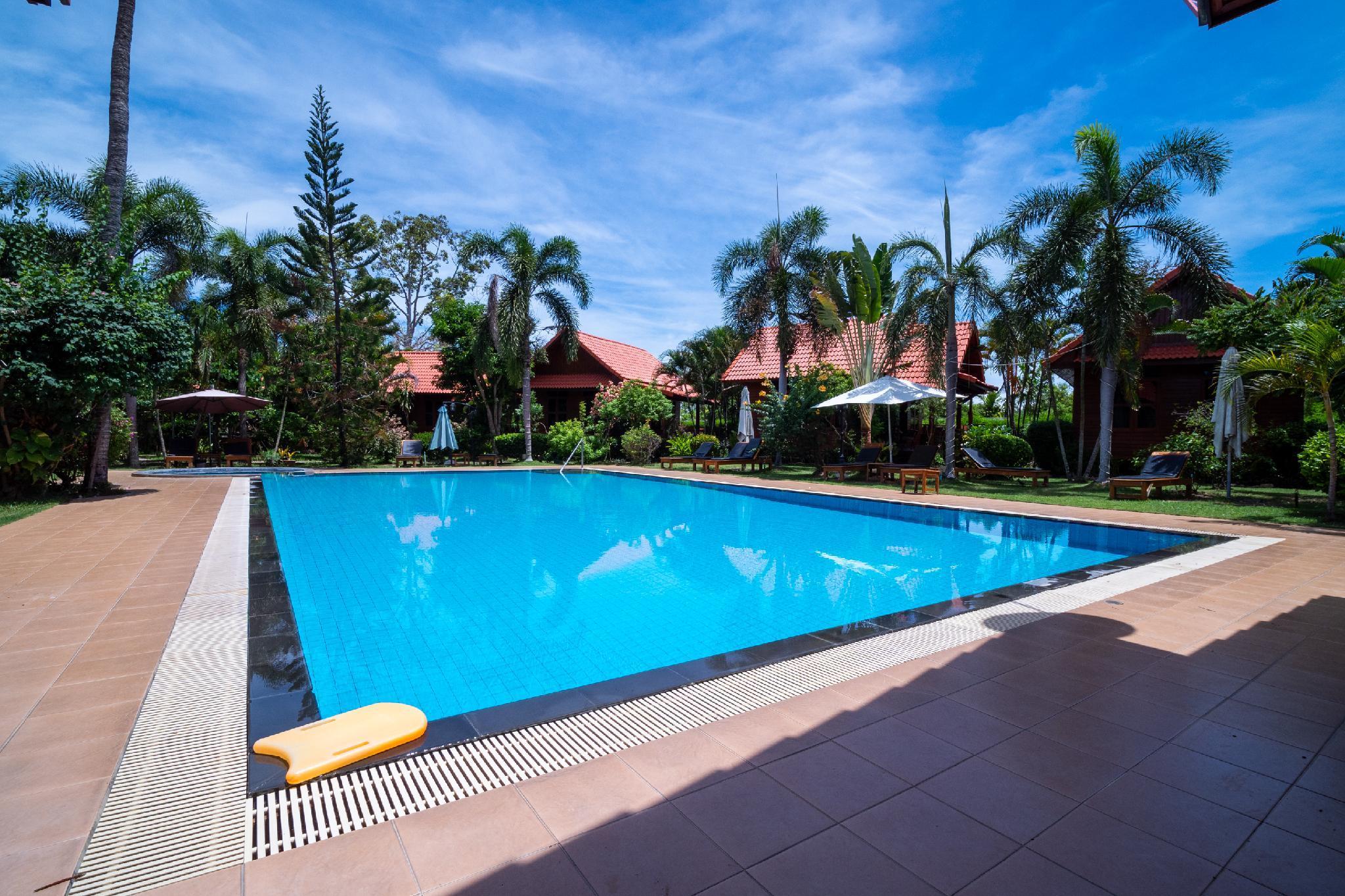 Oyo 786 Bangsaray Village Hotel