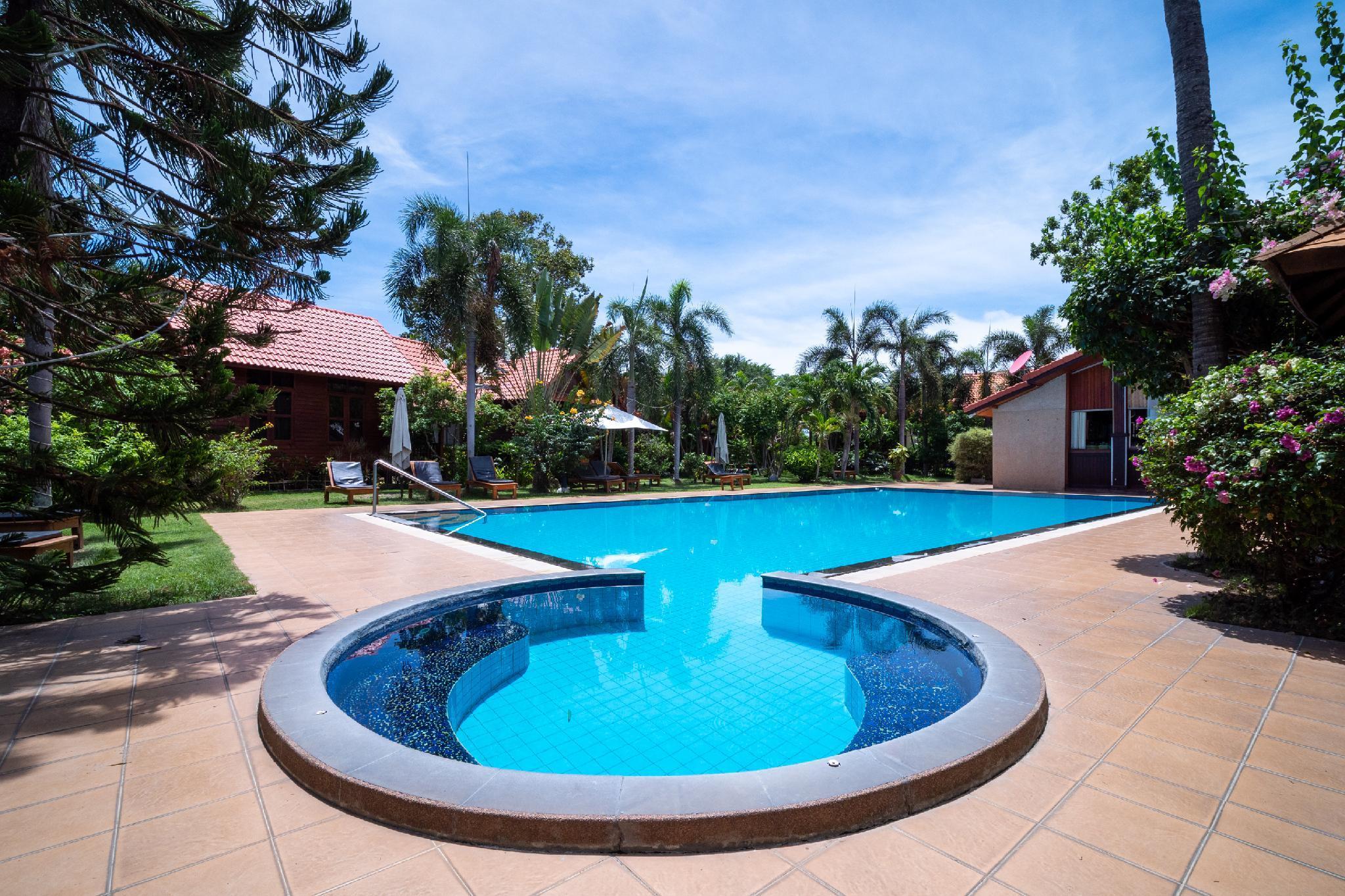 Oyo 786 Bangsaray Village Hotel Sattahip