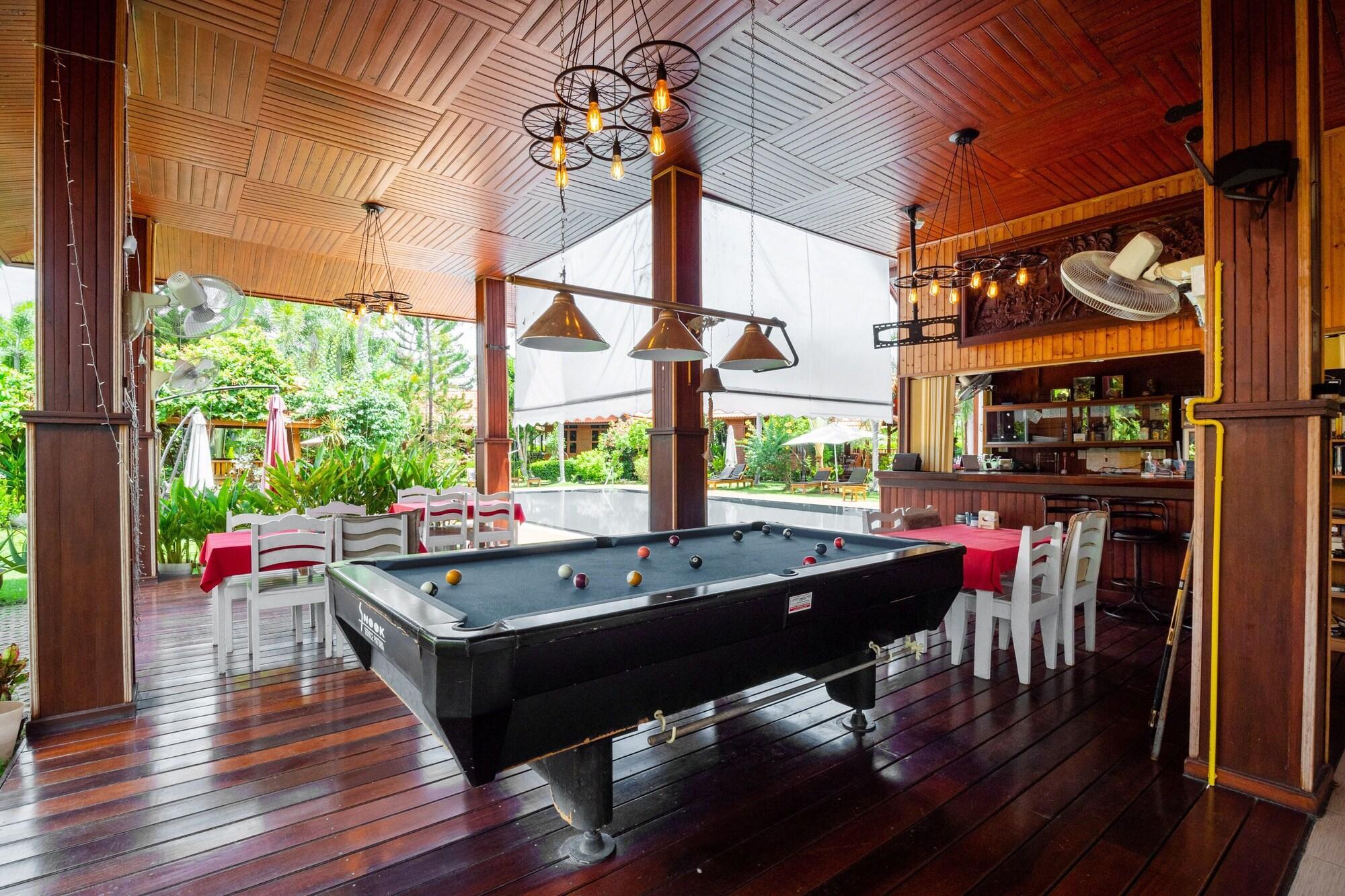 Oyo 786 Bangsaray Village Hotel 3*