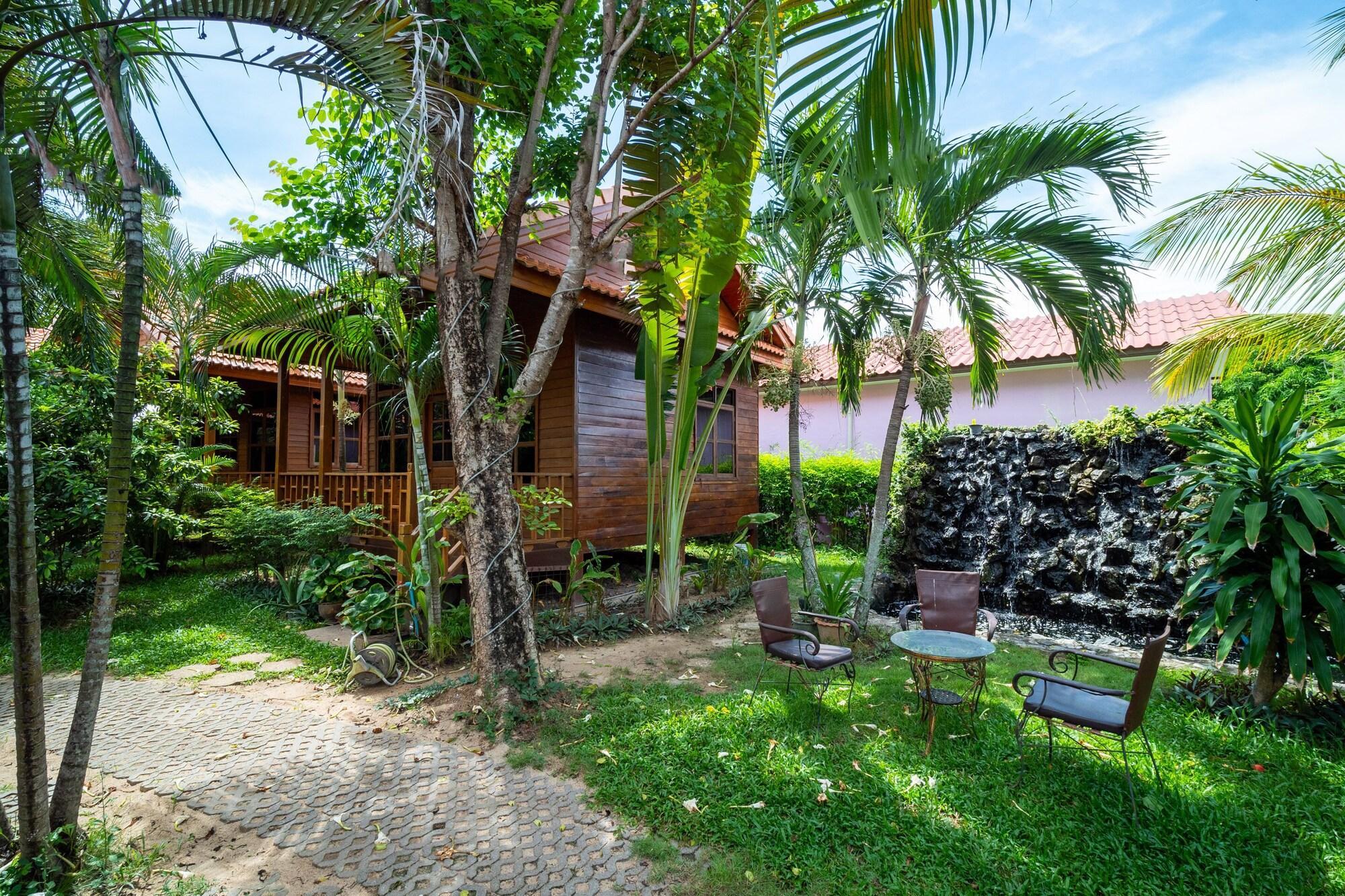 Hotel Oyo 786 Bangsaray Village Sattahip