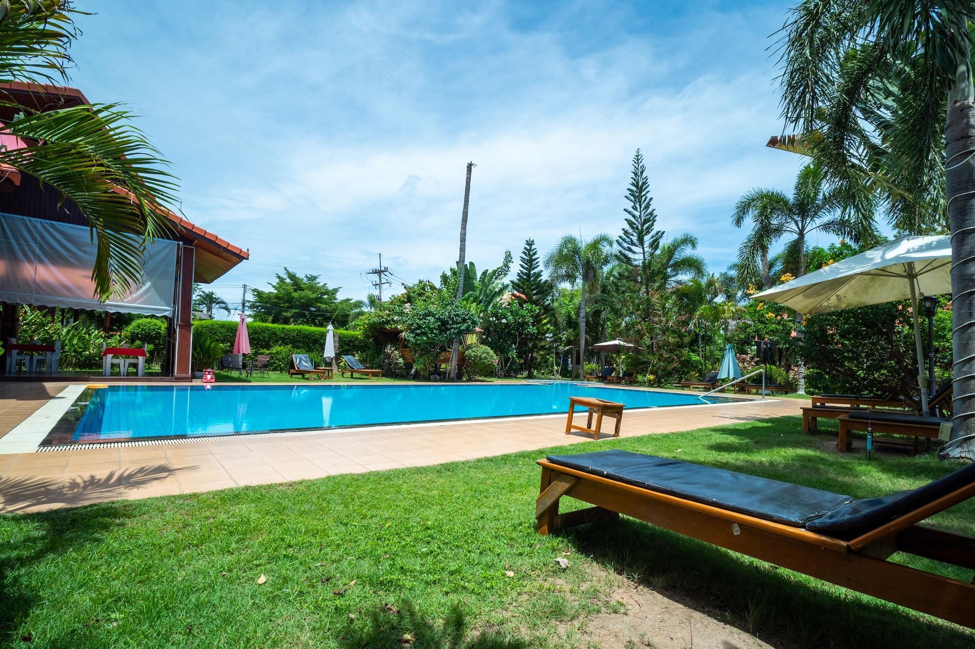 Oyo 786 Bangsaray Village Sattahip