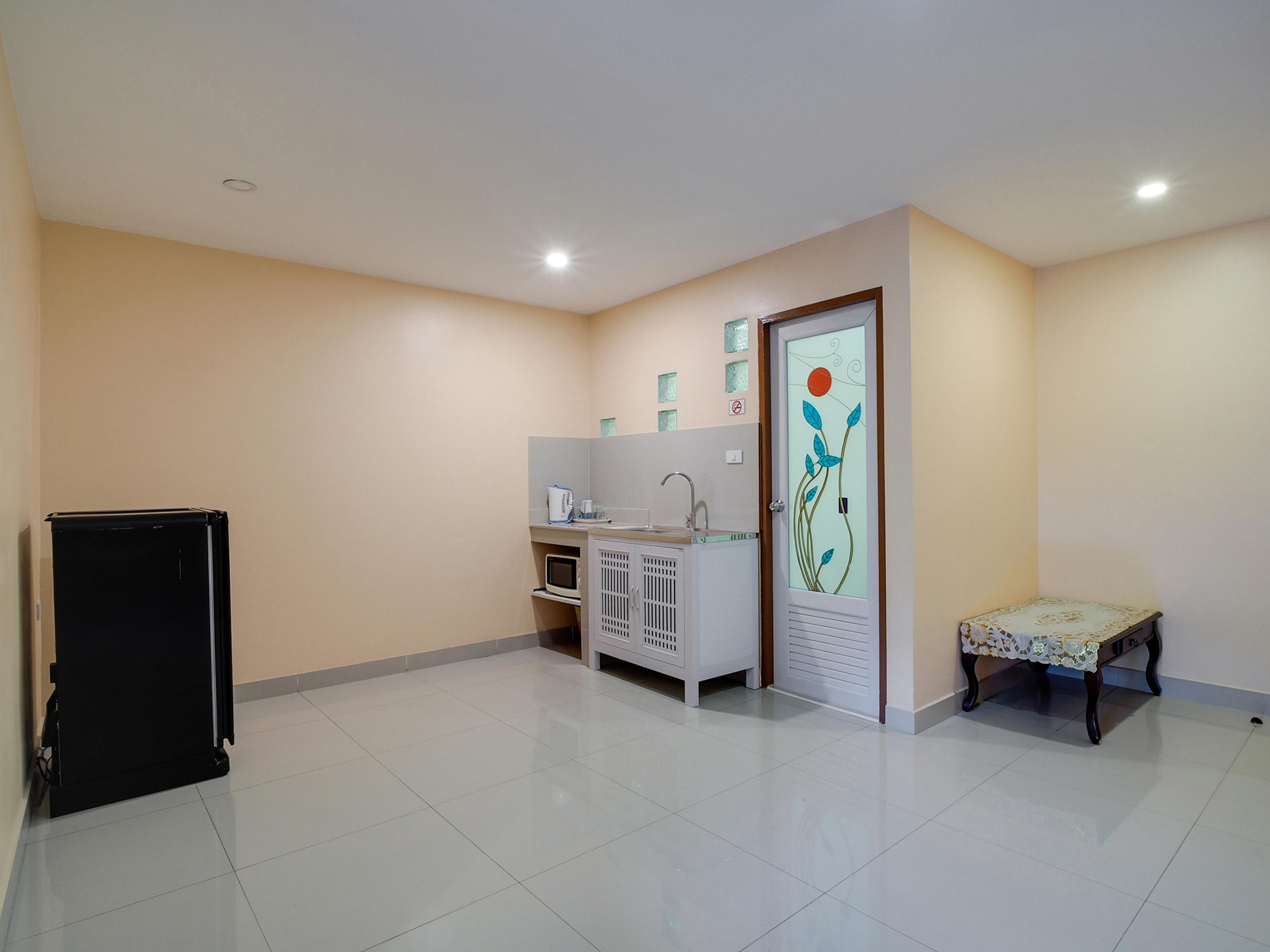 Patumnak Beach Guesthouse Pattaya