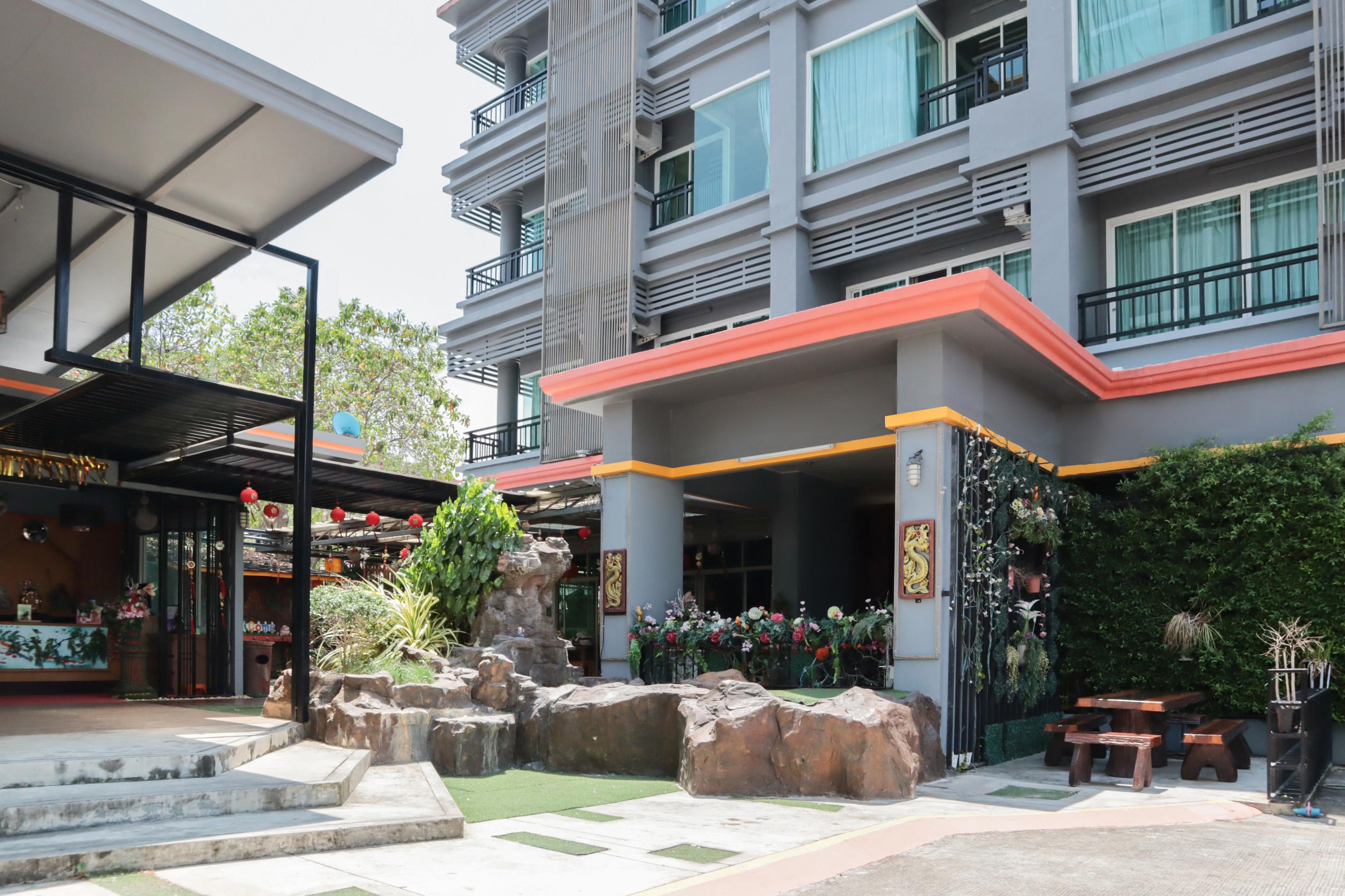 Omsaga Hotel Ratsada