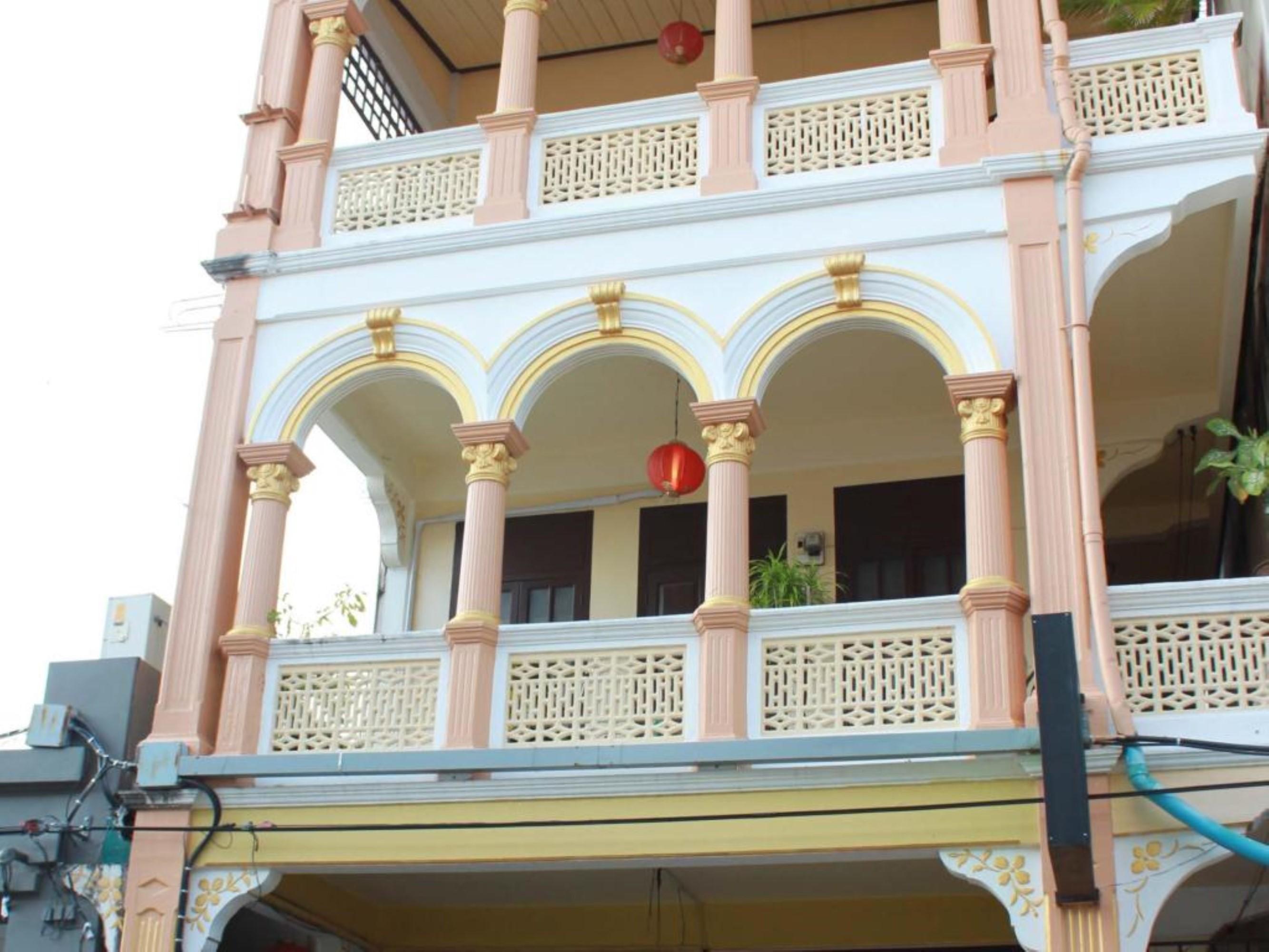 Thalang Guest house *