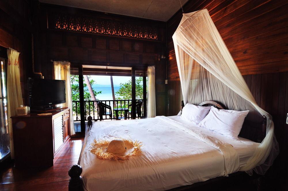 Koh Talu Island Bang Saphan Noi