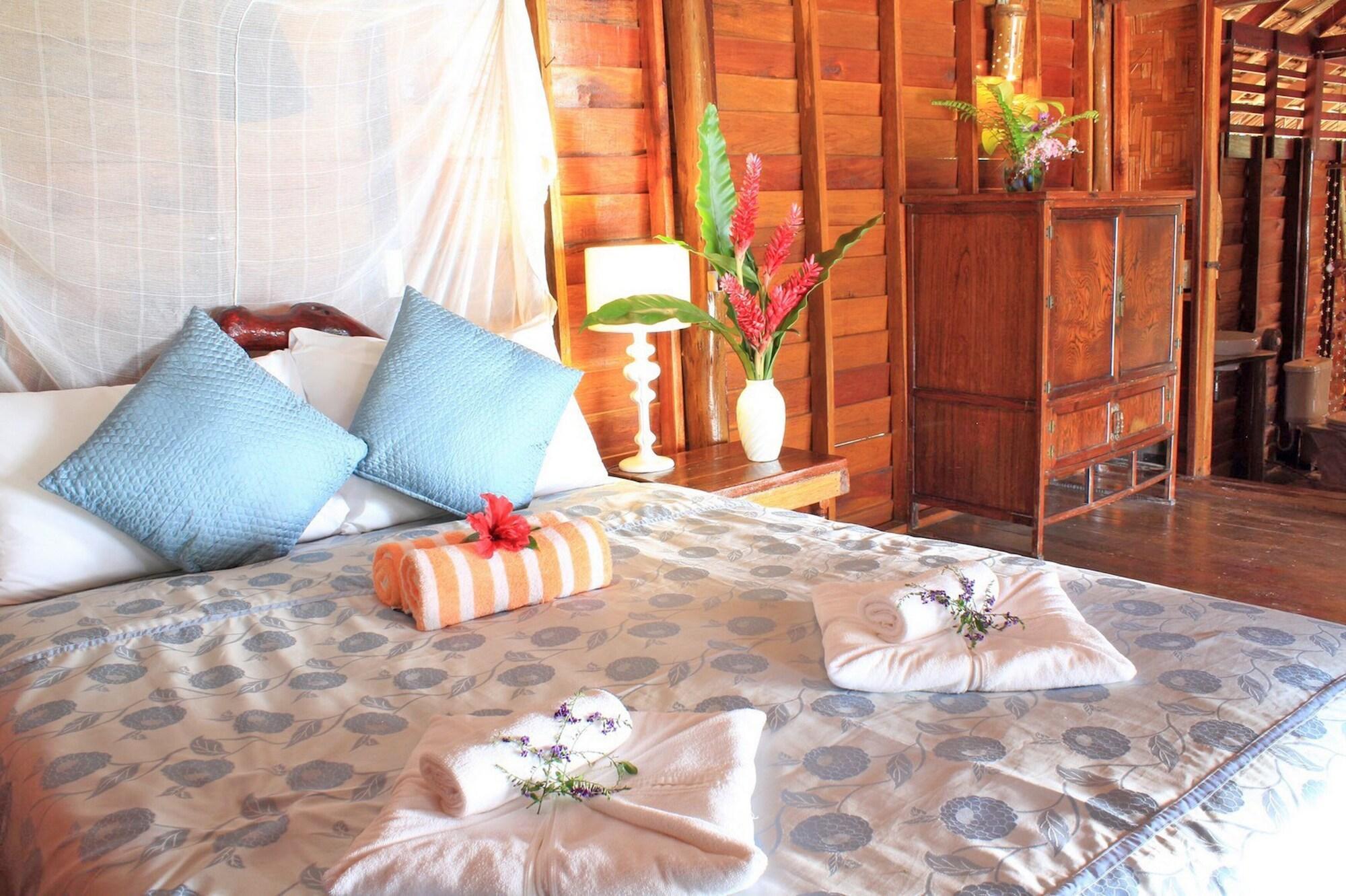 Banyan Bay Villas Homestay Koh Jum