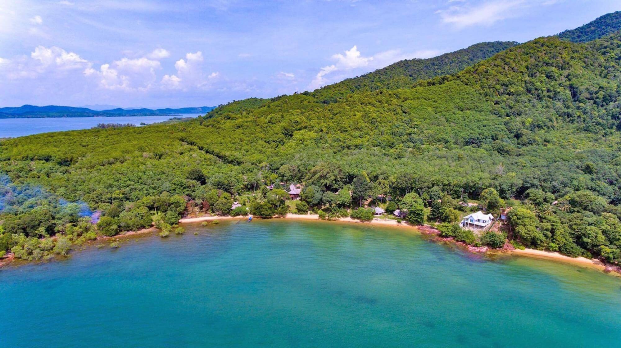 Banyan Bay Villas * Koh Jum