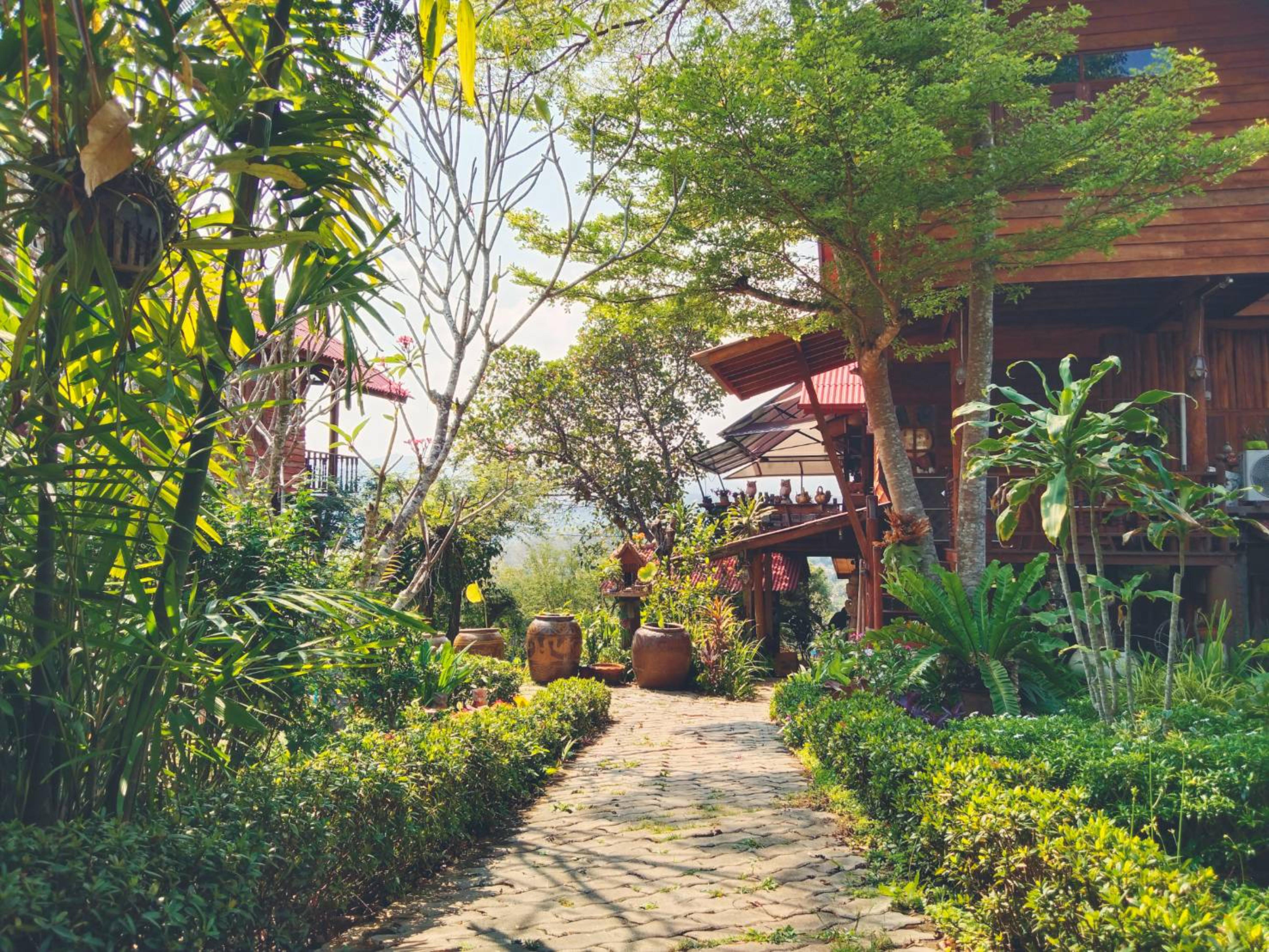 Thanyarat Resort Saluang