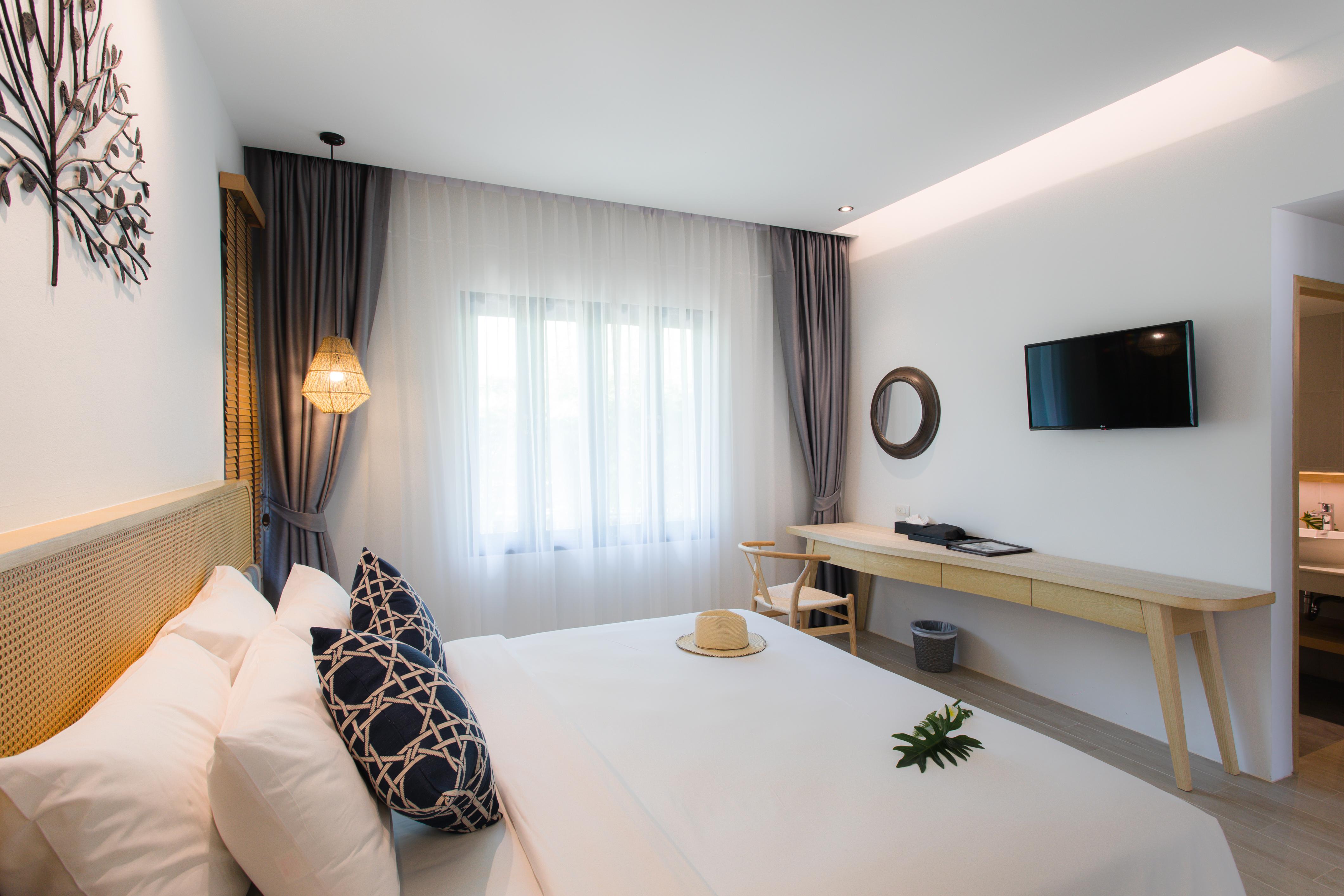 Blu Pine & Pool Access - Sha Resort Phuket