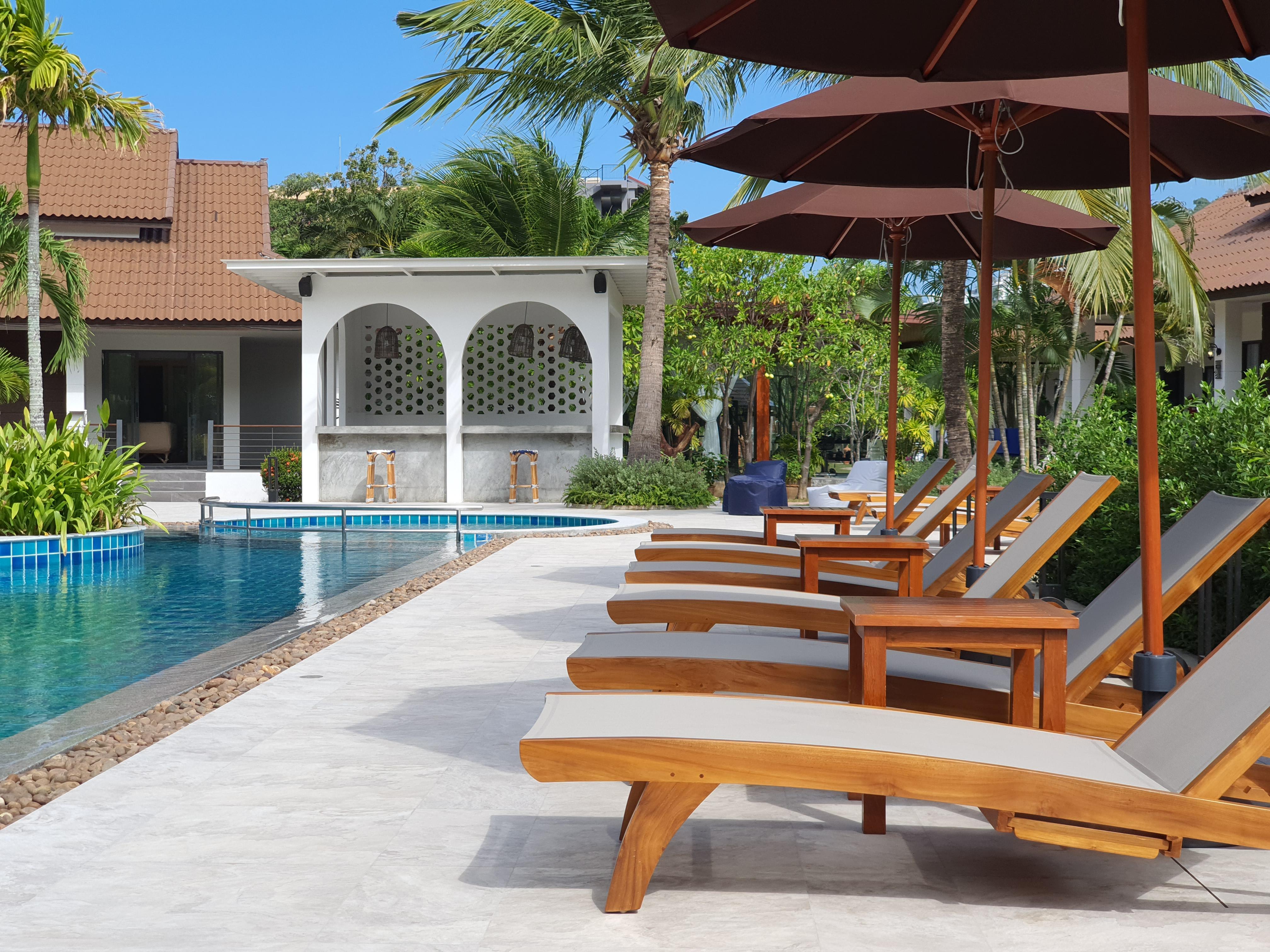 Blu Pine & Pool Access - Sha Phuket