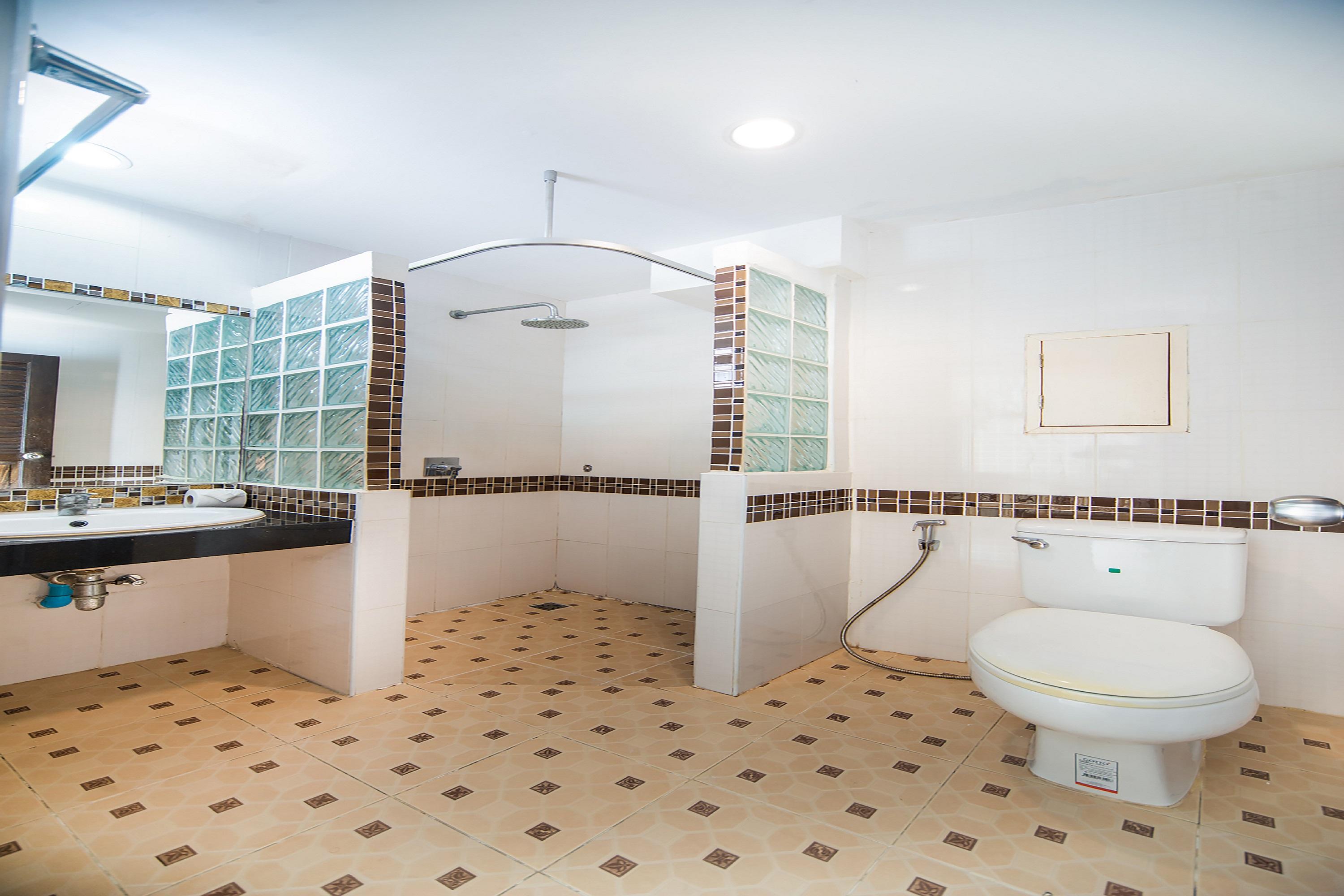 Hotel Oyo 232 Hometel Patong