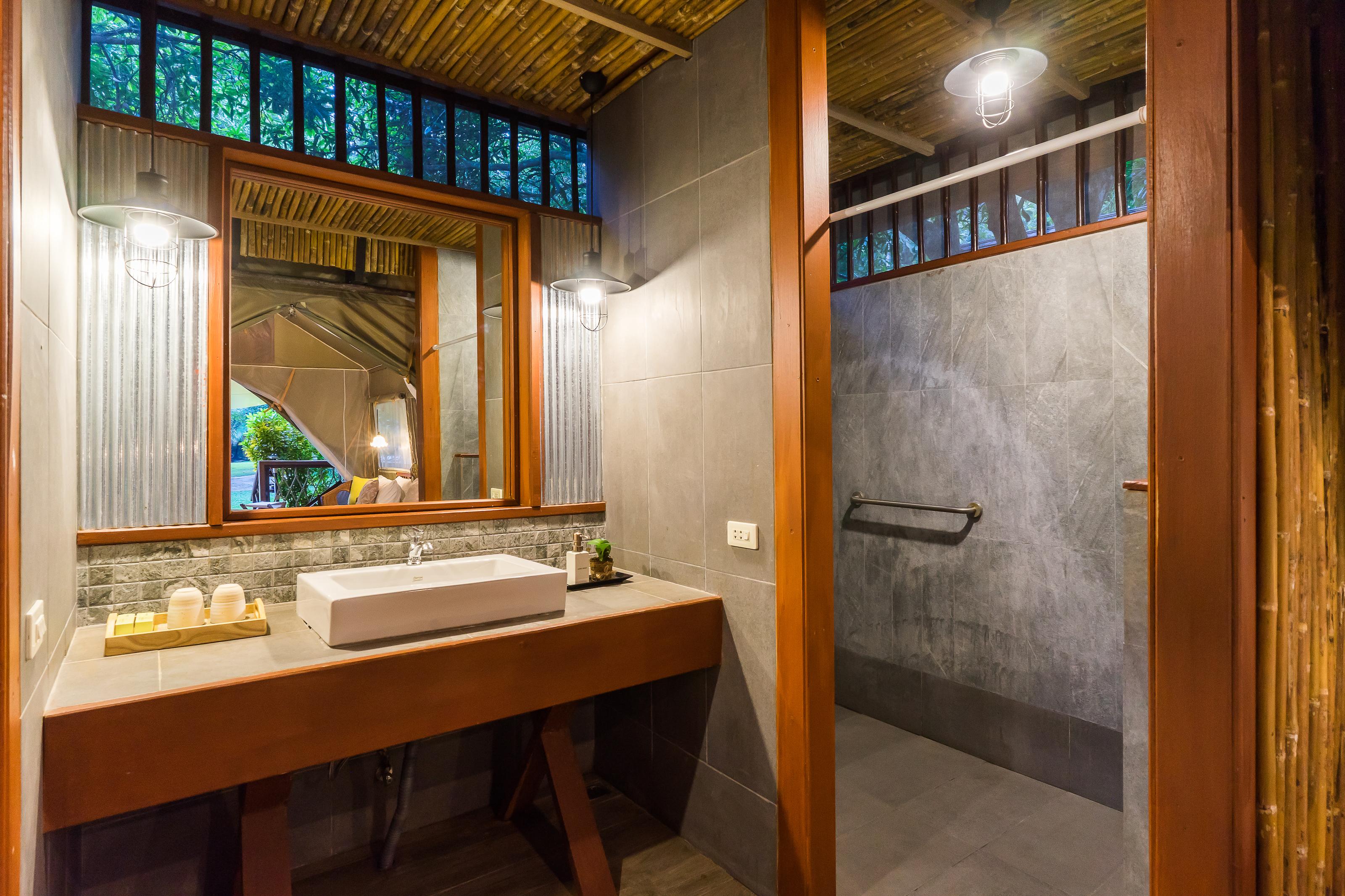 Hintok River Camp Resort 4*