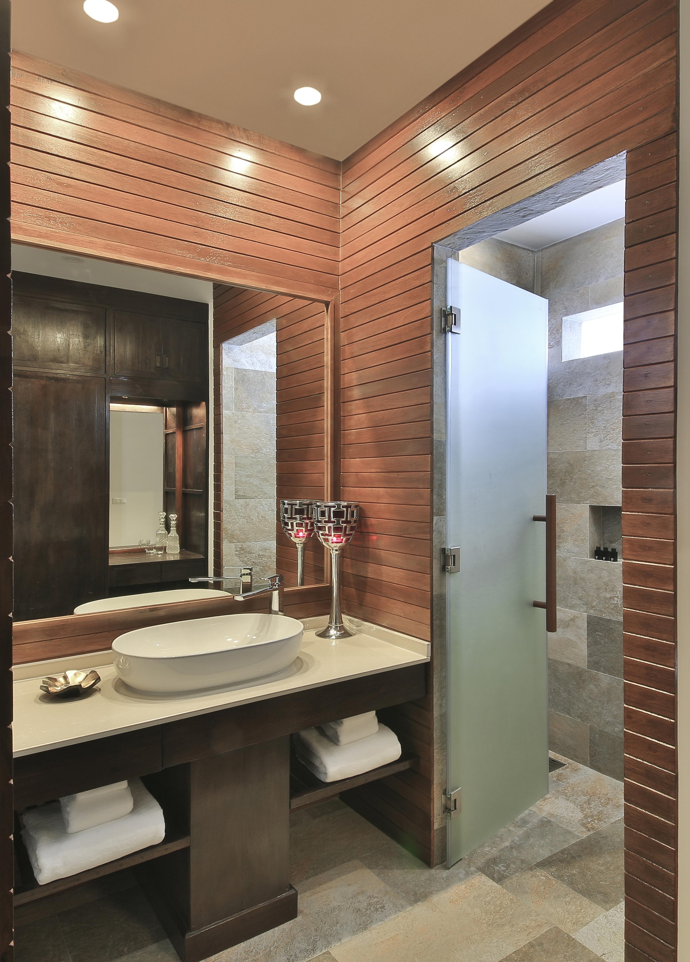 The Privilege Ezra Club Hotel