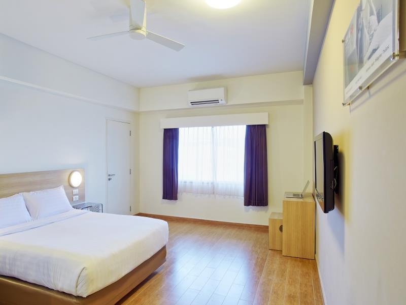 Red Planet Yai Sha Extra Hotel