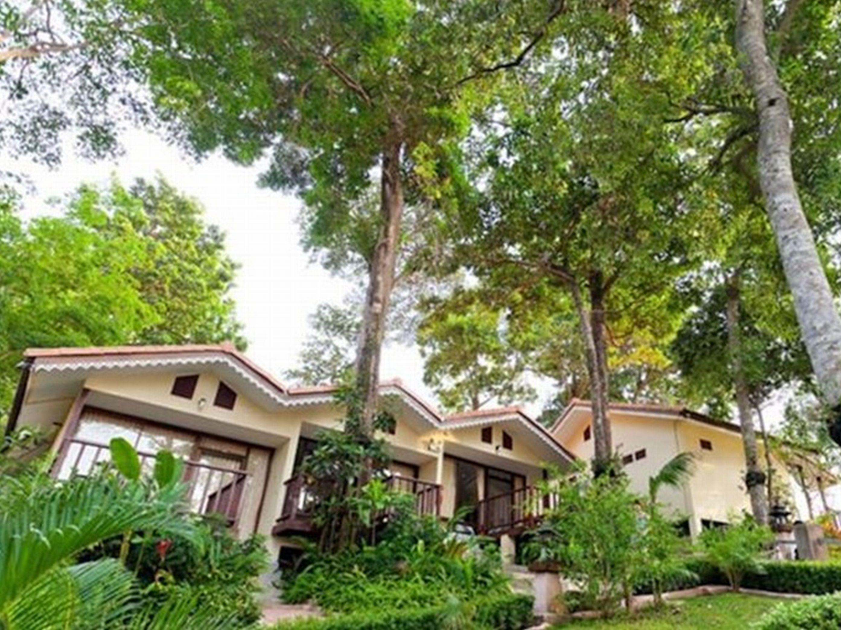 Chang Cliff Resort 3*